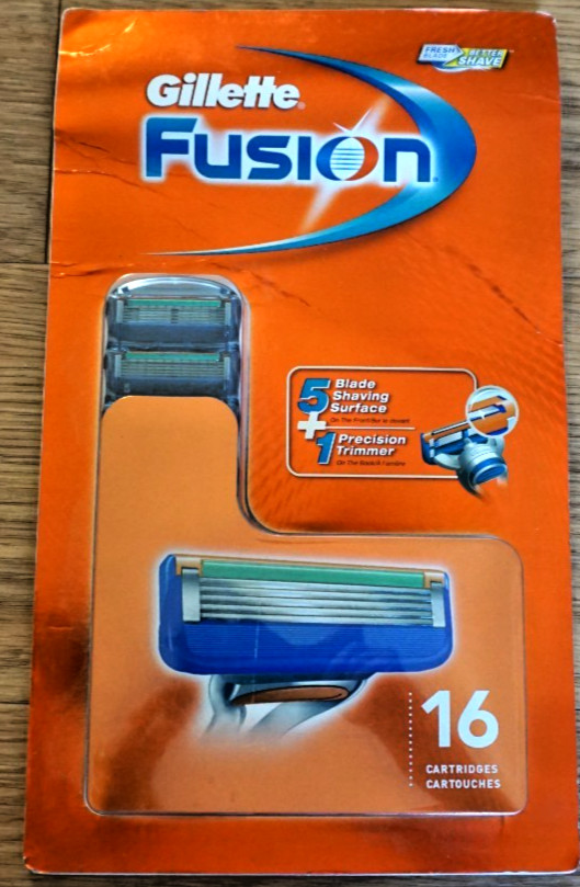 GILLETTE FUSION 16 CARTRIGES NEW