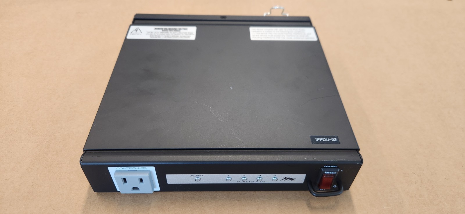 Middle Atlantic RLNK-415R 4-Outlet Power Module - Fair Condition Middle Atlantic RLNK-415R 4-Outlet Power Module - Fair Condition