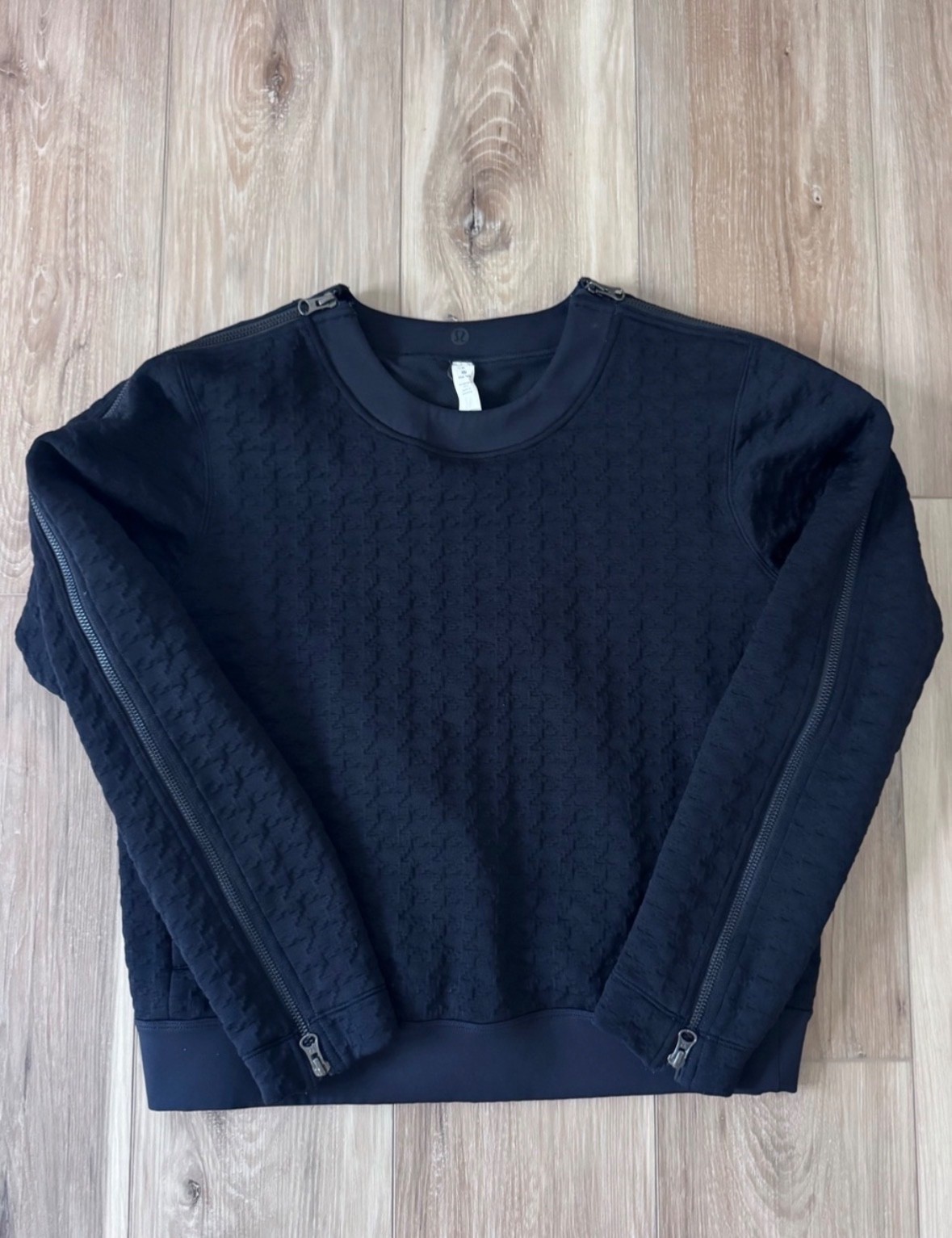 Lululemon The Lab Quilted Textured Crewneck with Zipper Sleeves Size 8 Black