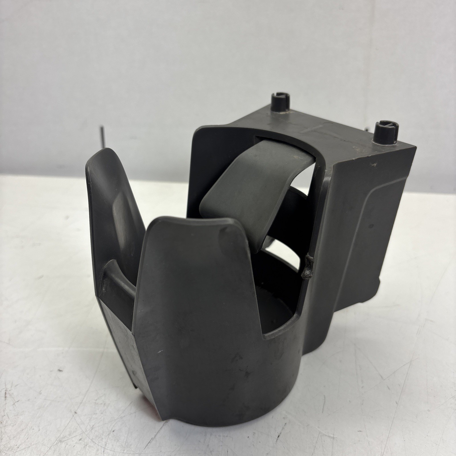 Genuine OEM Volvo 84752175 Truck Cup Holder Assembly Genuine OEM Volvo 84752175 Truck Cup Holder Assembly
