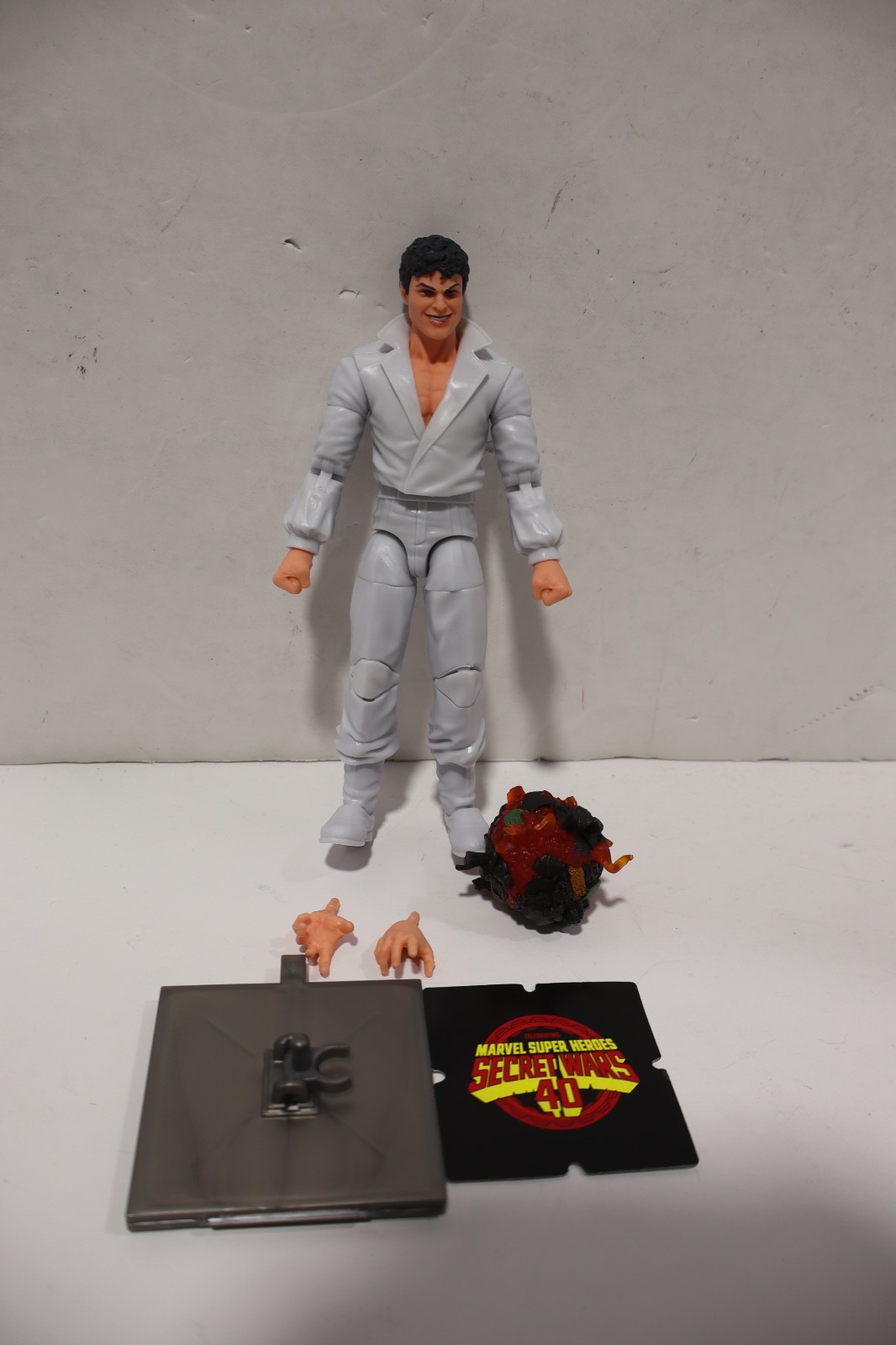 Marvel Legends Secret Wars Beyonder Complete Marvel Legends Secret Wars Beyonder Complete