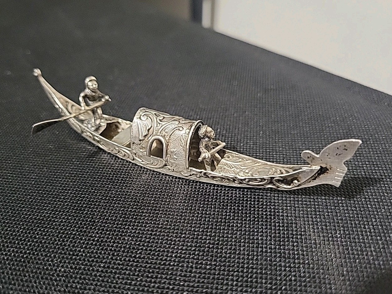 Antique Miniature 800 Silver Continental Gondola Boat, Simon Reusswig, Kissingen Antique Miniature 800 Silver Continental Gondola Boat, Simon Reusswig, Kissingen