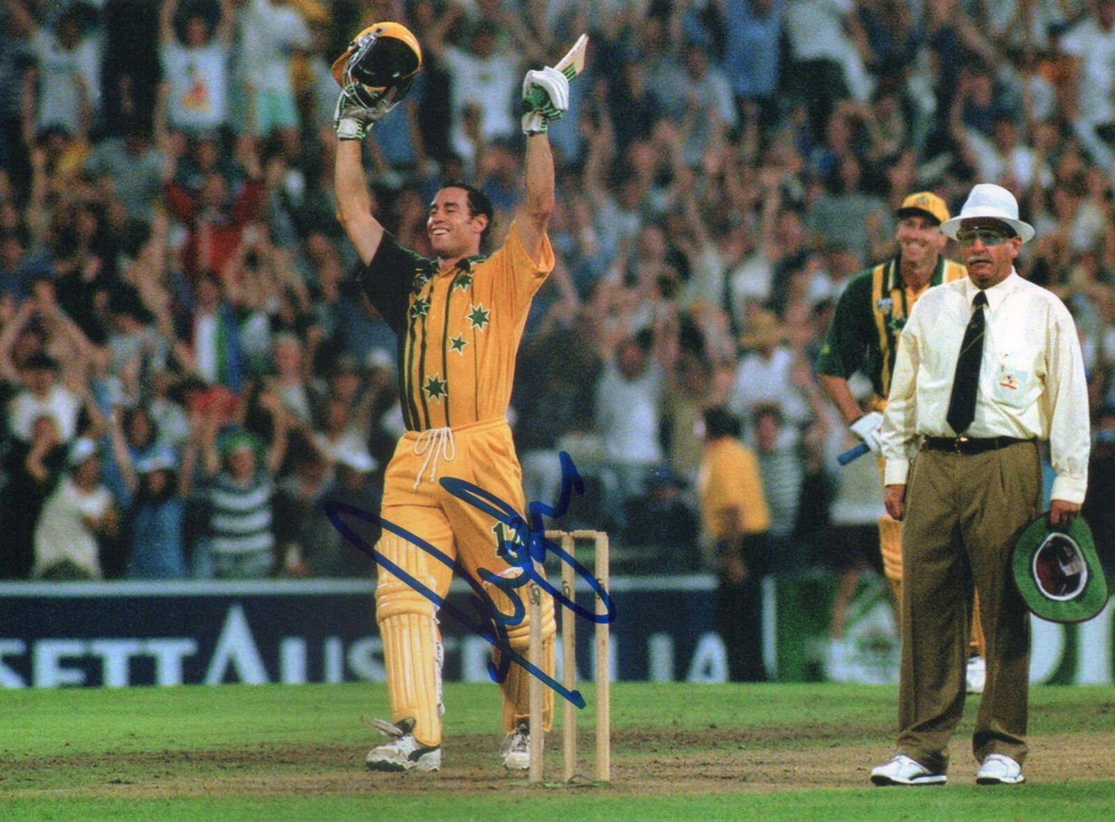 5x7 Original Autographed Photo of Australian Cricketer Michael Bevan 5x7 Original Autographed Photo of Australian Cricketer Michael Bevan