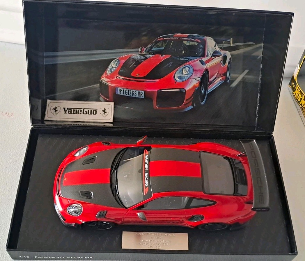 MINICHAMPS 1:18 Porsche 911 GT2 RS MR Manthey-Racing Diecast 2017 Red/Black MINICHAMPS 1:18 Porsche 911 GT2 RS MR Manthey-Racing Diecast 2017 Red/Black