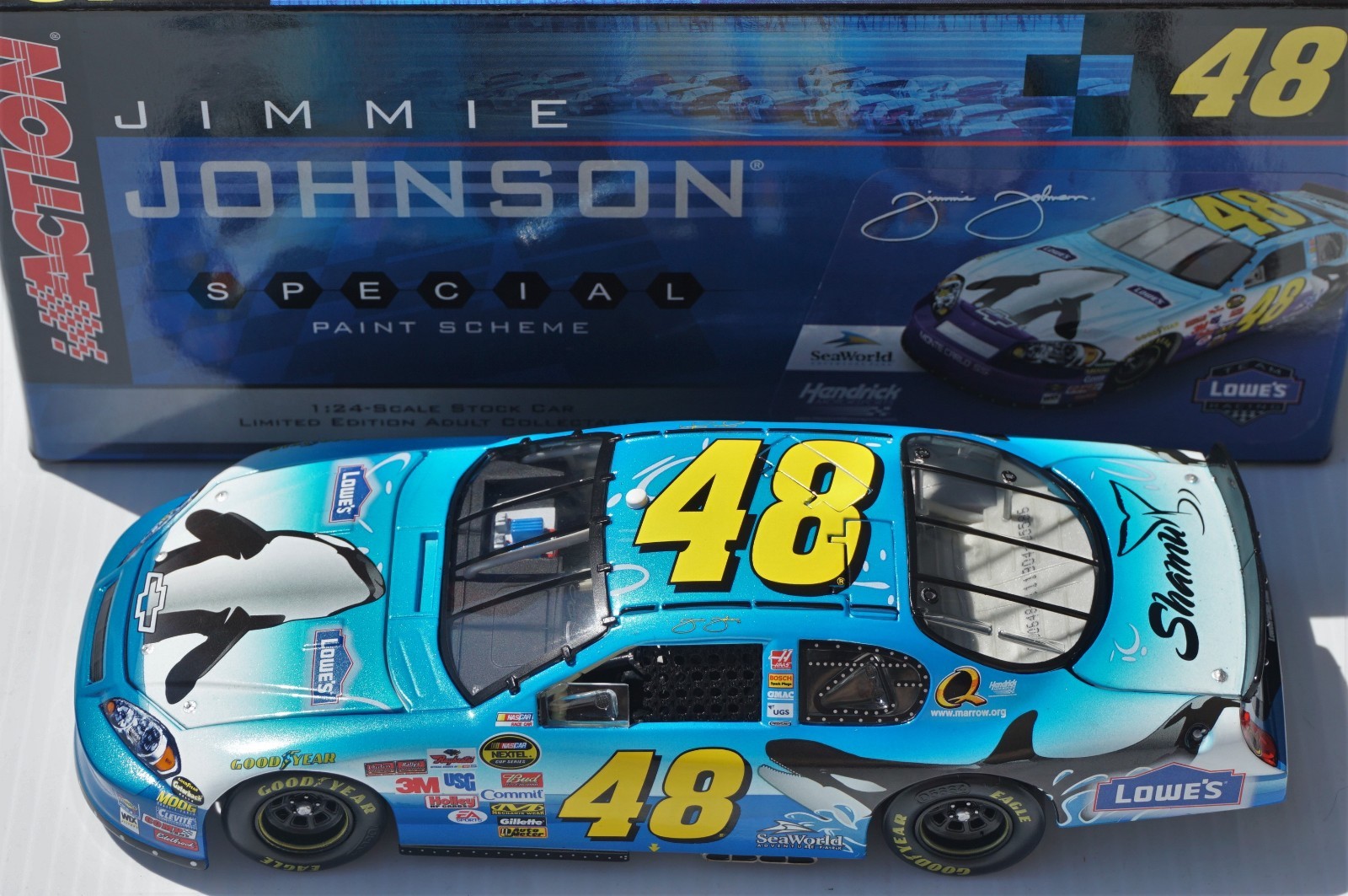 1/24 Jimmie Johnson #48 Lowe's SeaWorld 2006 NASCAR Action Diecast Car - Shamu 1/24 Jimmie Johnson #48 Lowe's SeaWorld 2006 NASCAR Action Diecast Car - Shamu