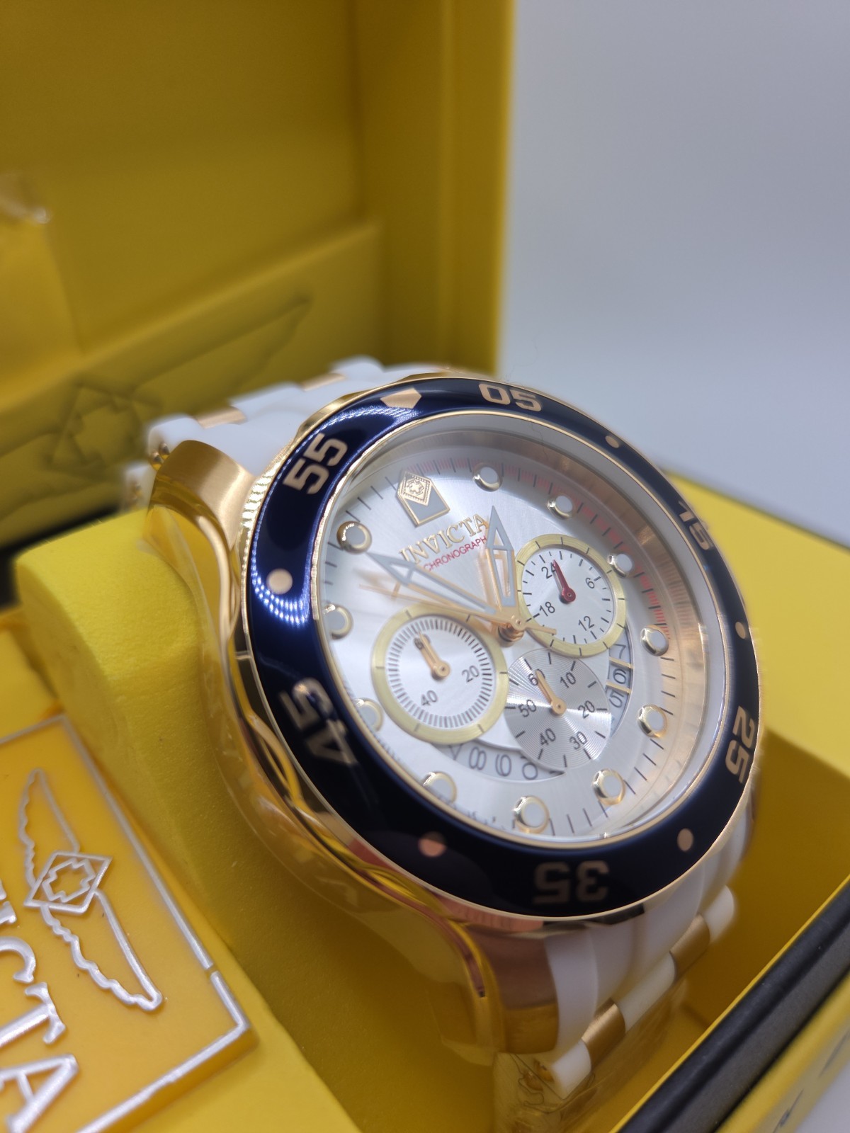 NEW RETAIL $399.00 Invicta Pro Diver SCUBA Men's Watch - 48mm. Steel GOLD
