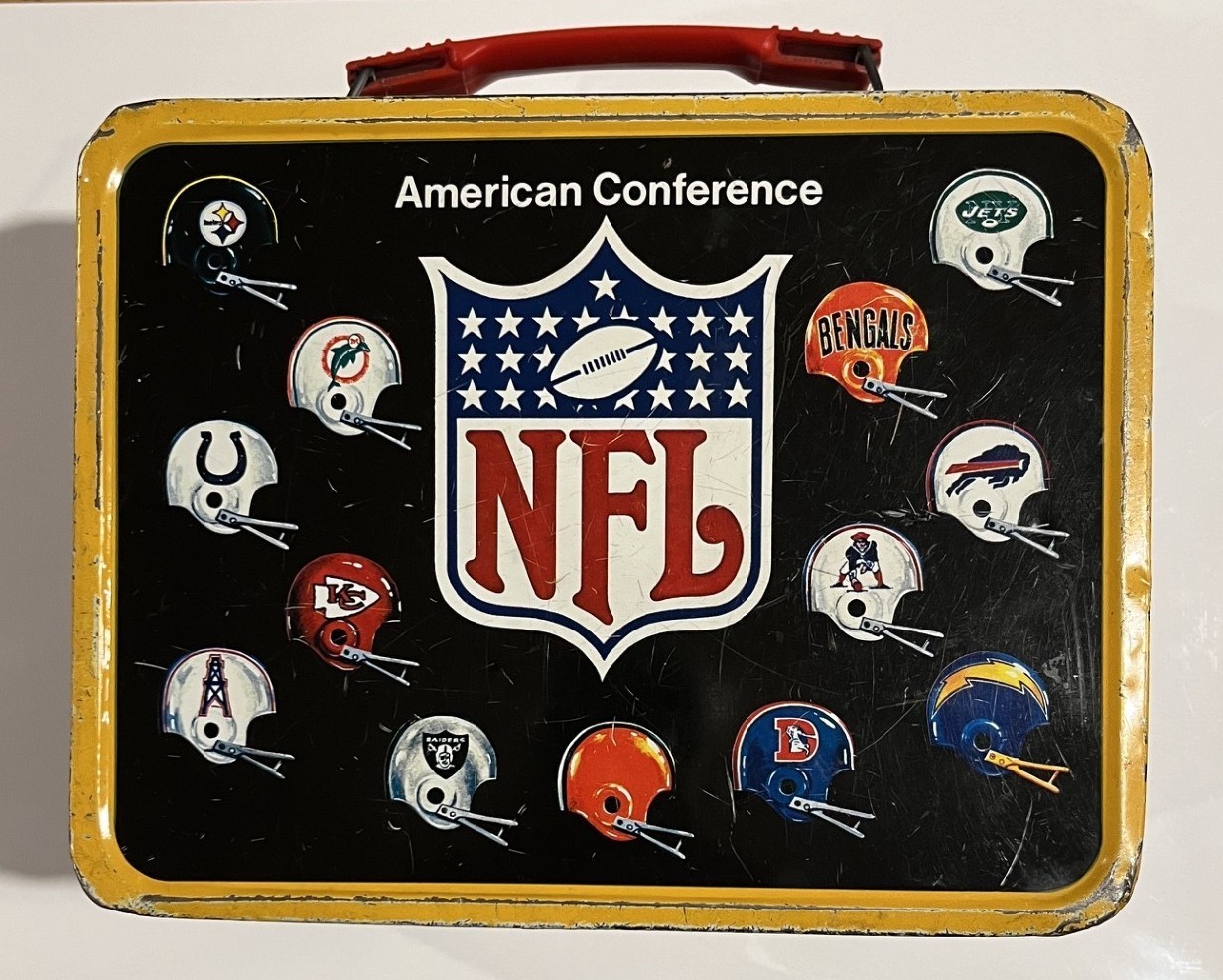Vintage 1975 King-Seeley NFL Metal Lunchbox with Matching Thermos - Complete Set Vintage 1975 King-Seeley NFL Metal Lunchbox with Matching Thermos - Complete Set