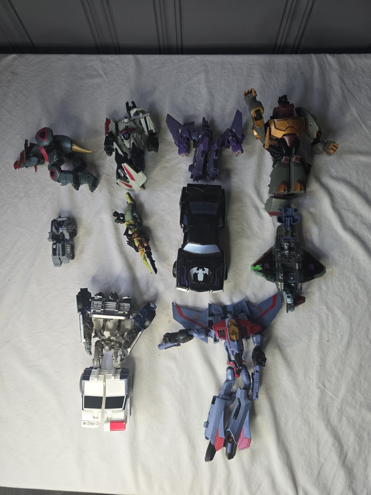 Vintage Hasbro 2000s Transformers Lot of Figures Vintage Hasbro 2000s Transformers Lot of Figures
