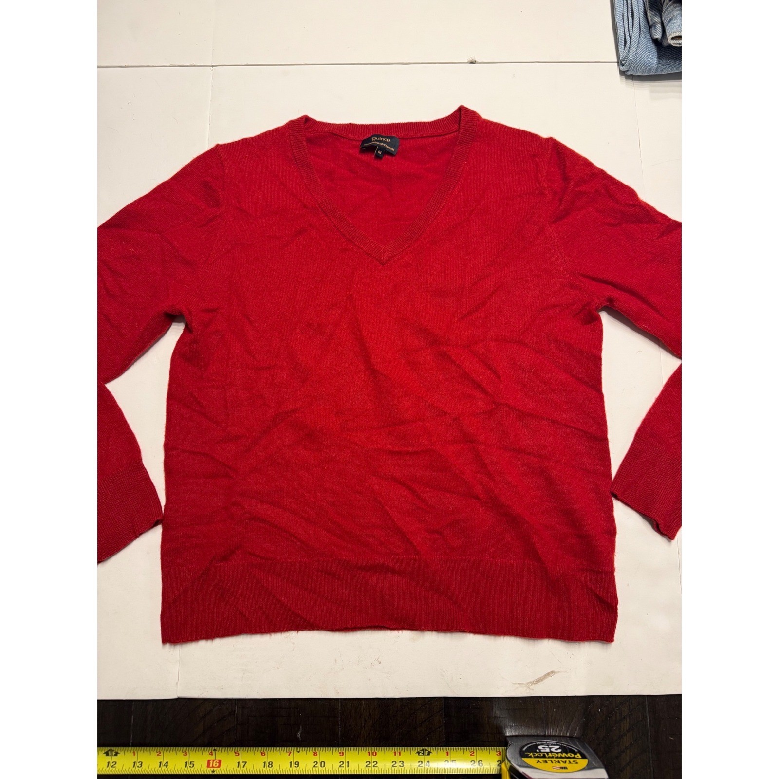 Quince 100% Mongolian Cashmere V-Neck Sweater Red Womens Medium SHWDC01 Quince 100% Mongolian Cashmere V-Neck Sweater Red Womens Medium SHWDC01
