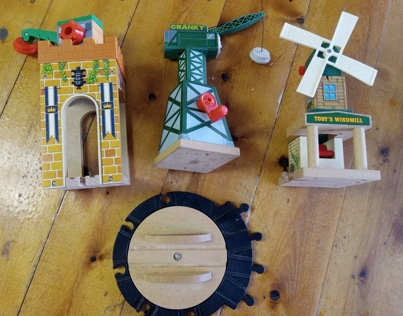 Toby’s Windmill & Toby Thomas & Friends Wooden Engine Lot Cranky Y4482 Y4368