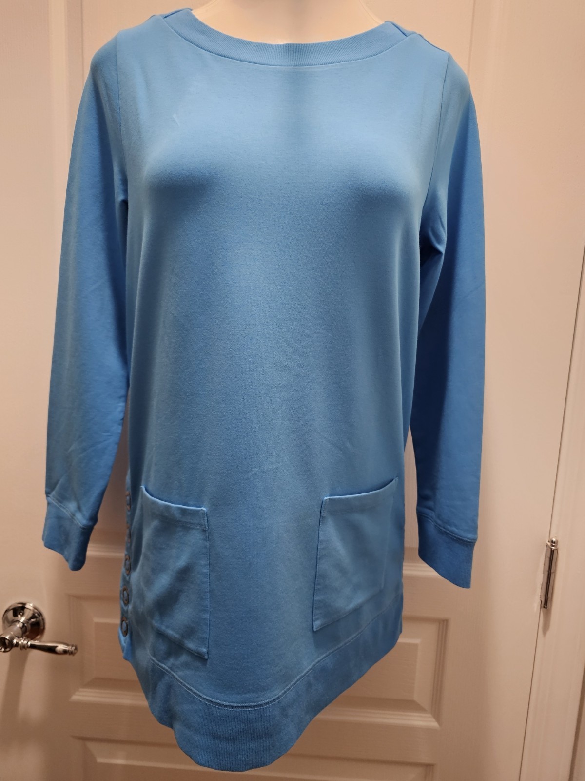 SOFT SURROUNDINGS MAKE IT SNAPPY PULLOVER IN MALIBU BLUE SIZE M SOFT SURROUNDINGS MAKE IT SNAPPY PULLOVER IN MALIBU BLUE SIZE M