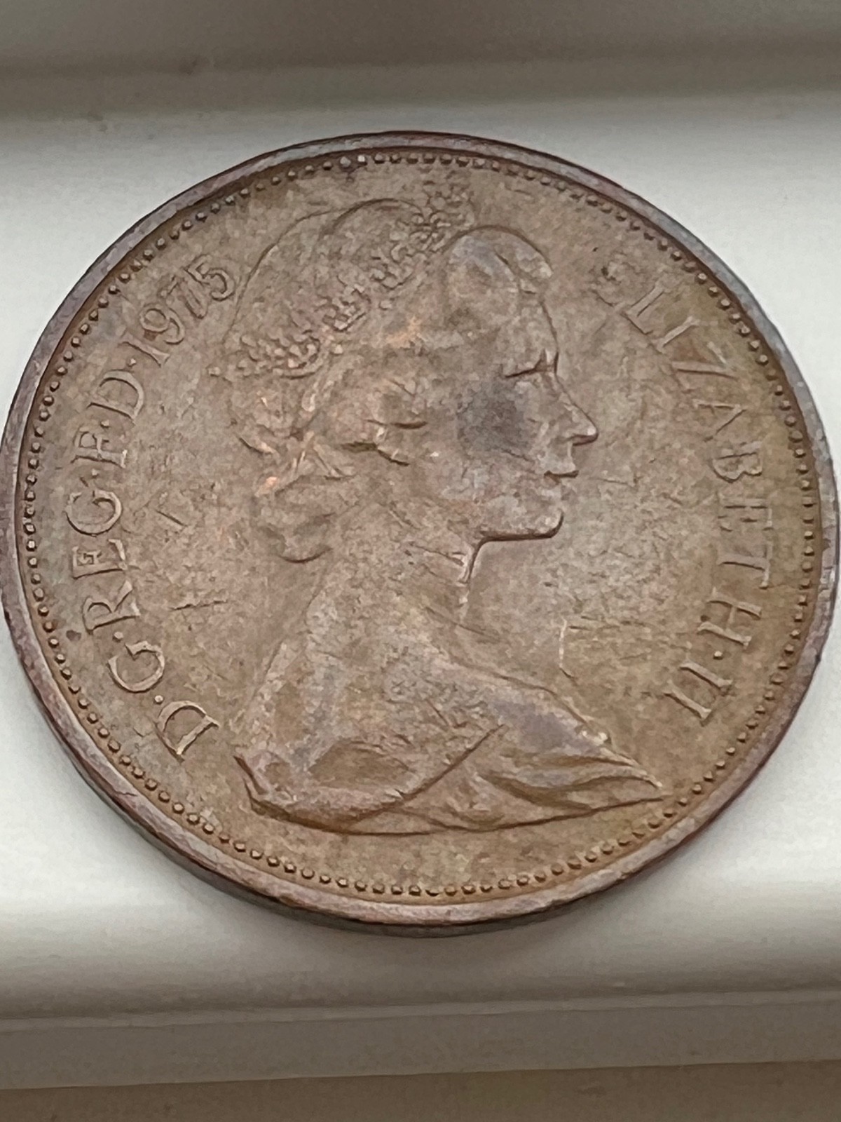 1975 Great Britain Queen Elizabeth II 2 New Pence Coin