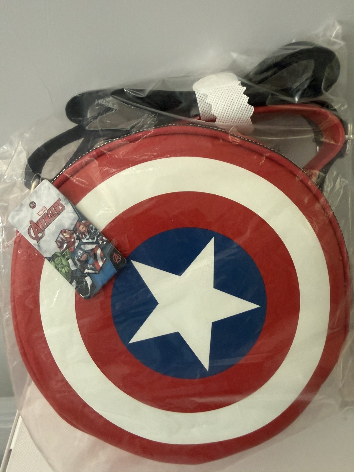 MARVEL Avengers Captain America Shield BUCKLEDOWN INC Crossbody Bag NEW w/ Tags MARVEL Avengers Captain America Shield BUCKLEDOWN INC Crossbody Bag NEW w/ Tags