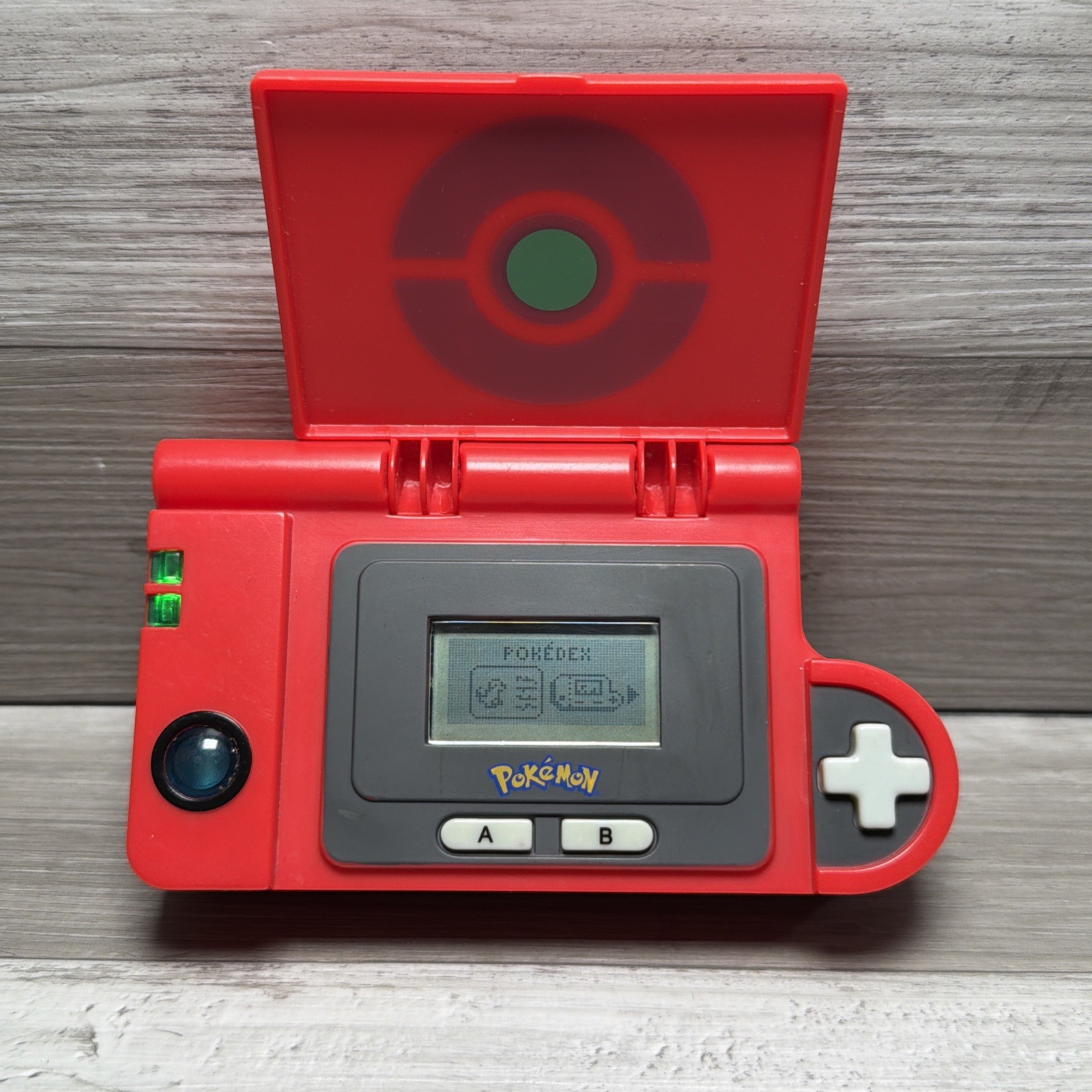 2007 Jakks Pokemon Pokedex Handheld Red Console Game - TESTED/Works 2007 Jakks Pokemon Pokedex Handheld Red Console Game - TESTED/Works