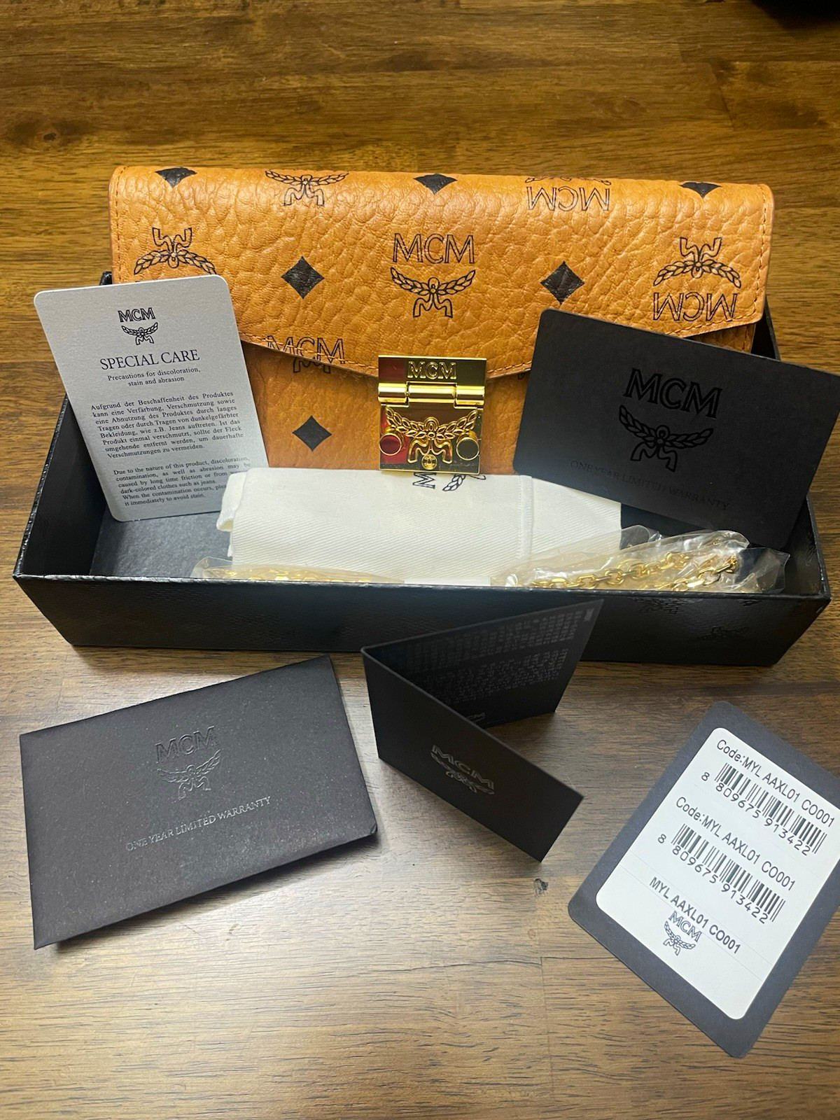 MCM Aren Crossbody Bag Wallet On Chain Visetos Cognac Gold Laurel Lock Purse NIB MCM Aren Crossbody Bag Wallet On Chain Visetos Cognac Gold Laurel Lock Purse NIB