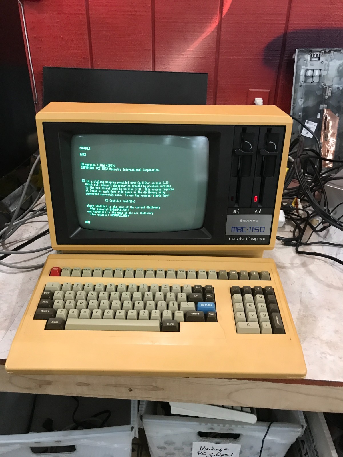 Rare Vintage Sanyo MBC-1150 Terminal With Keyboard CPM2.2 — Boots - DW Rare Vintage Sanyo MBC-1150 Terminal With Keyboard CPM2.2 — Boots - DW