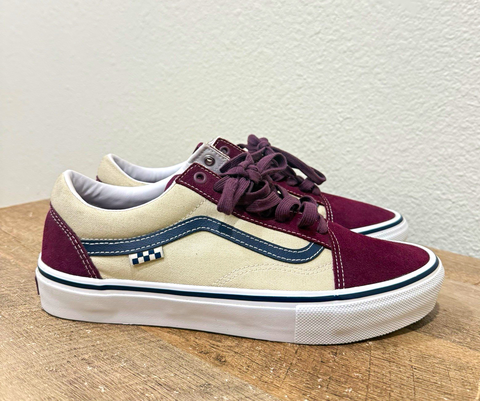 VANS Old Skool Men’s Suede Low Top Lace-Up Colorblock Sneakers New Defects VANS Old Skool Men’s Suede Low Top Lace-Up Colorblock Sneakers New Defects