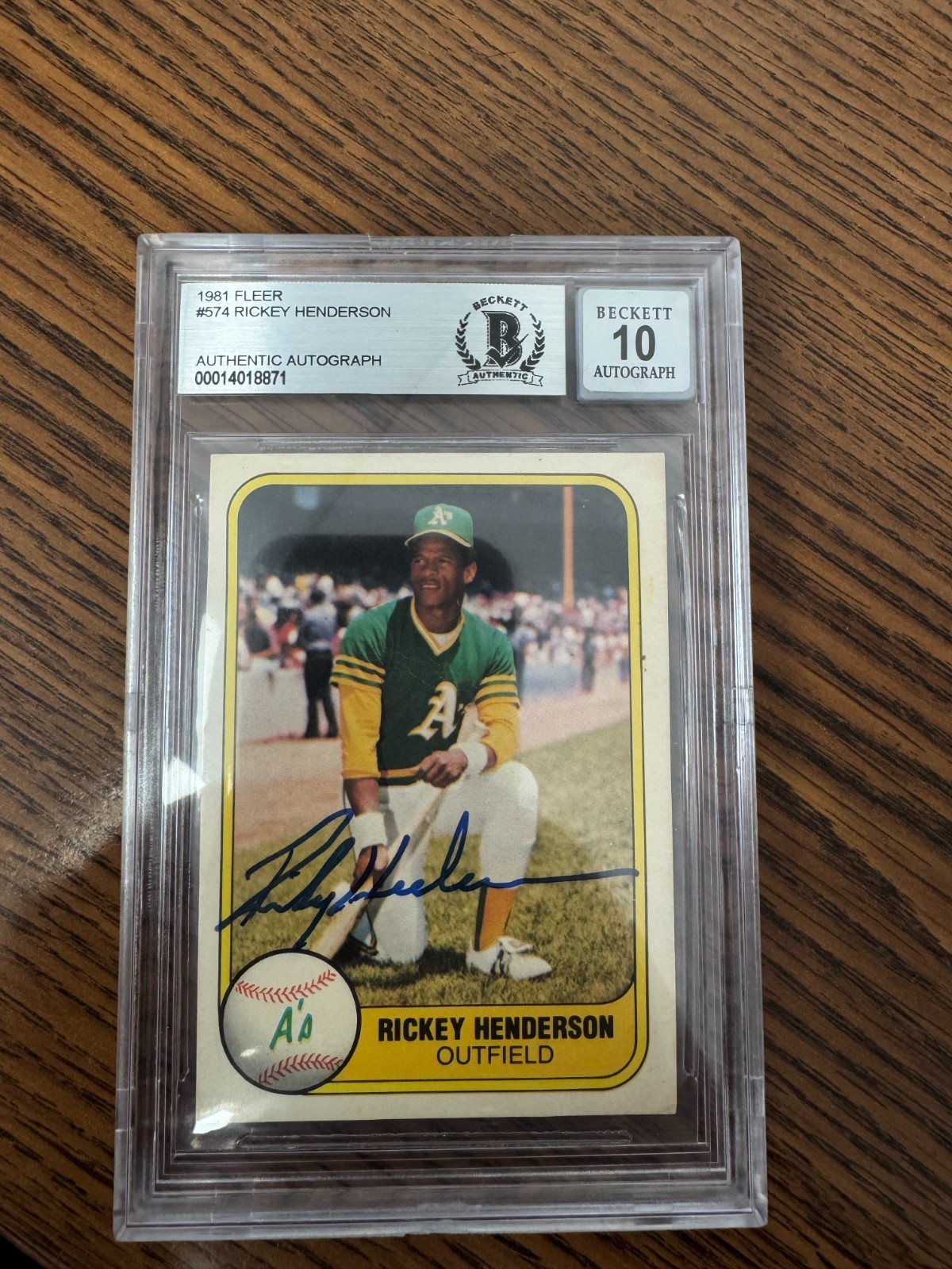 1981 Fleer - Rickey Henderson #574 Auto Graded B.A.S 10 1981 Fleer - Rickey Henderson #574 Auto Graded B.A.S 10
