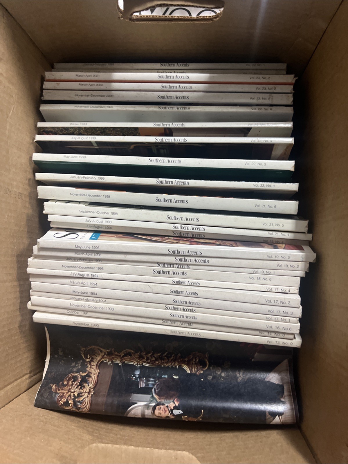 Lot of 26 Vintage 1999-2001 Southern Accents Magazines Interior Design
