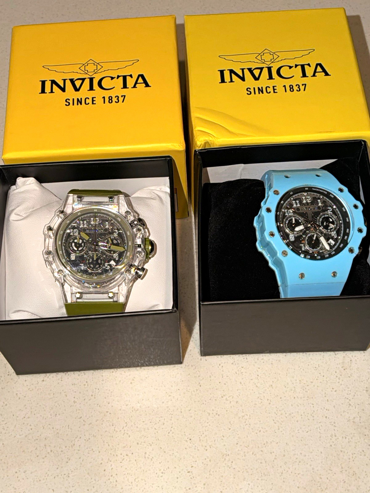 Invicta Bolt Quartz Chronograph Tachymeter Skeleton Dial Blue and Green w/ Box Invicta Bolt Quartz Chronograph Tachymeter Skeleton Dial Blue and Green w/ Box