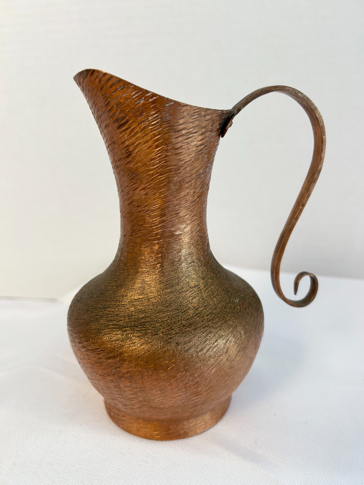Antique Solid Copper Pitcher Hand Hammered Ewer Riveted Strap Handle *Excellent* Antique Solid Copper Pitcher Hand Hammered Ewer Riveted Strap Handle *Excellent*