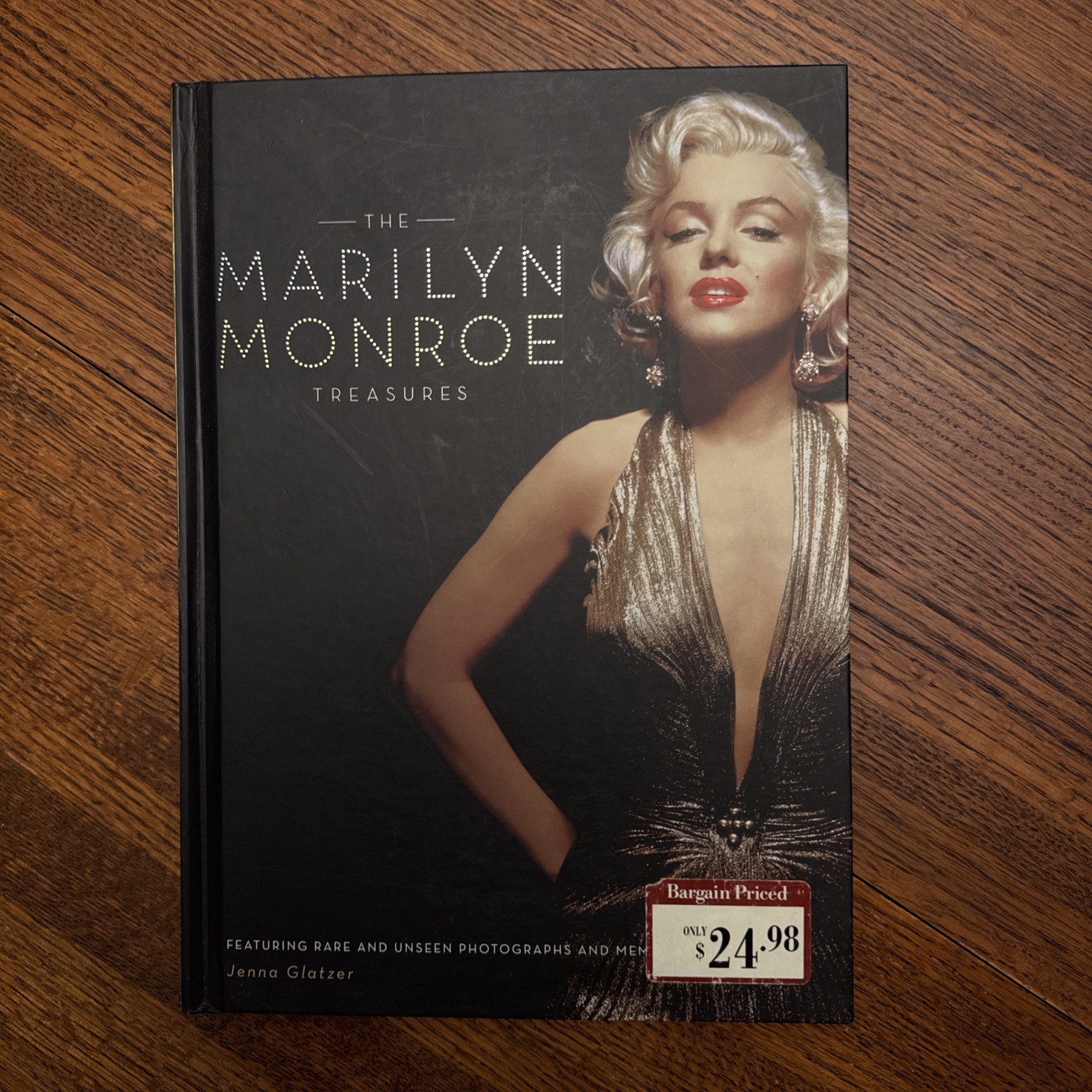 The Marilyn Monroe Treasures. Author Jenna Glatzer. 2008. Hardcover. 142 pages. The Marilyn Monroe Treasures. Author Jenna Glatzer. 2008. Hardcover. 142 pages.