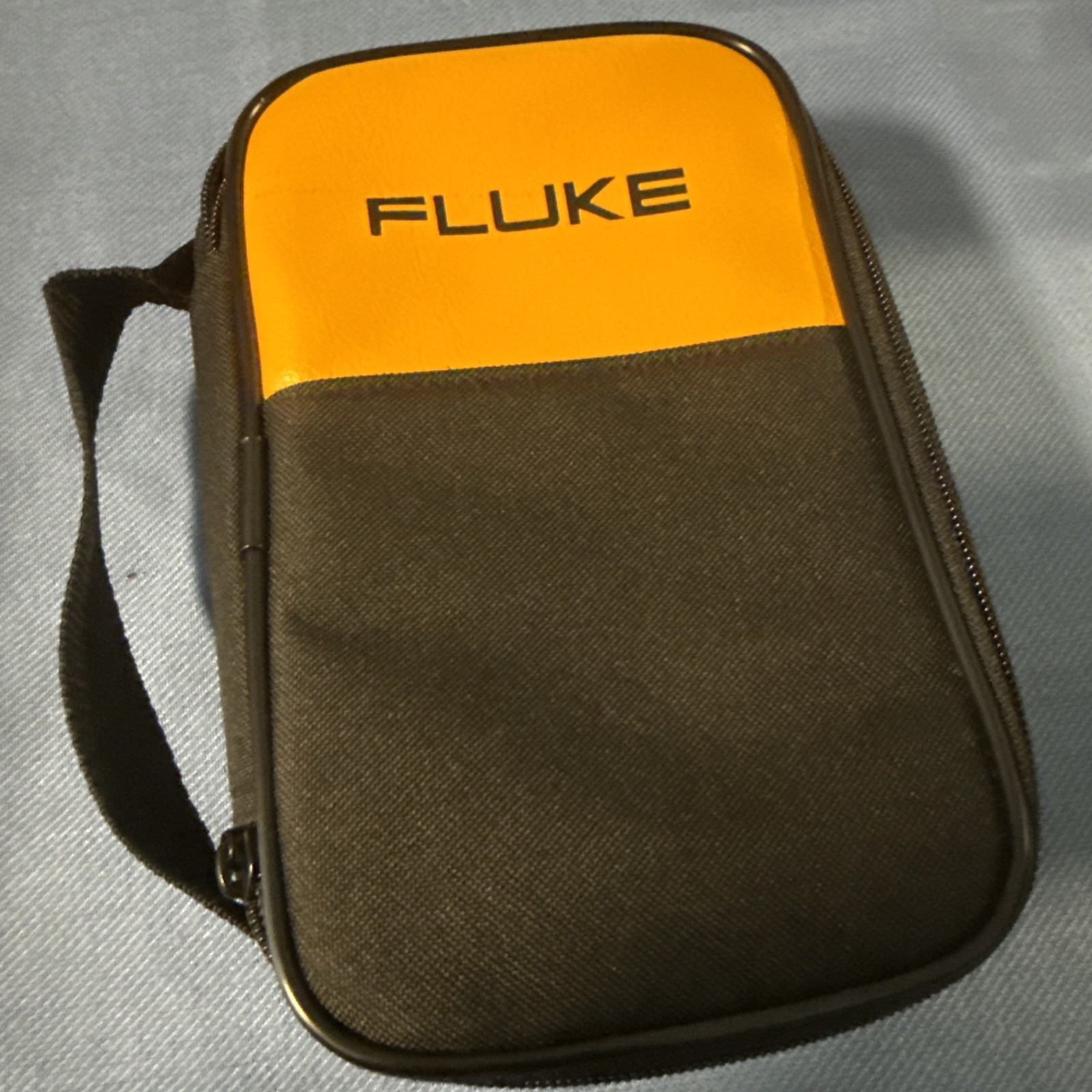 Fluke 2826056 C35 Soft Polyester Carrying Case for 20, 70, 11X, 170 Series Fluke 2826056 C35 Soft Polyester Carrying Case for 20, 70, 11X, 170 Series