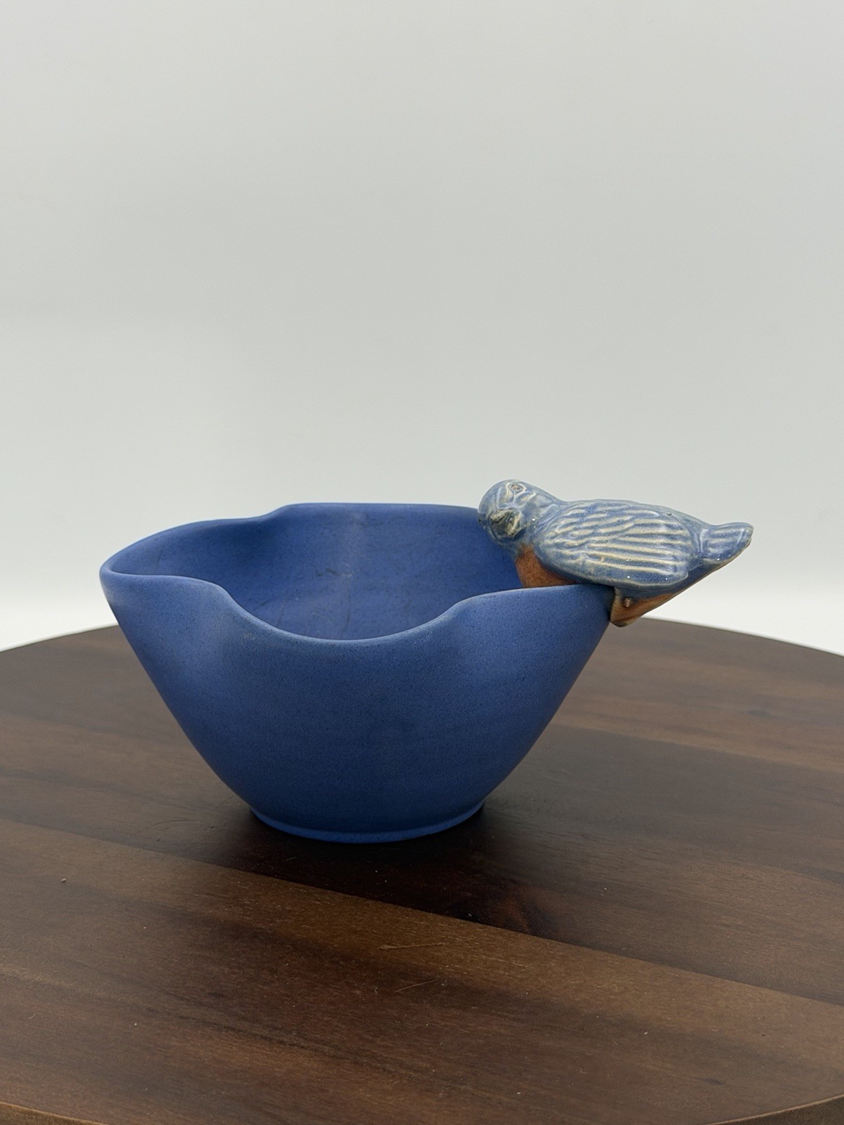 Rosemeade Pottery Songbird Bluebird Cup Sitter Notched Figurine w/ bowl- Callout Rosemeade Pottery Songbird Bluebird Cup Sitter Notched Figurine w/ bowl- Callout