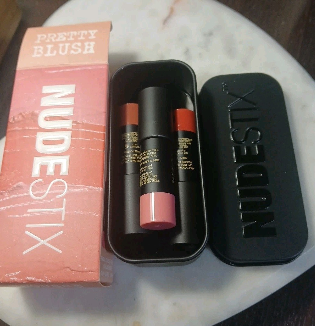 Nudestix Pretty Blush 3-Piece set Cherry BLossom Babe Sweet CHeeks Poppy Girl Nudestix Pretty Blush 3-Piece set Cherry BLossom Babe Sweet CHeeks Poppy Girl