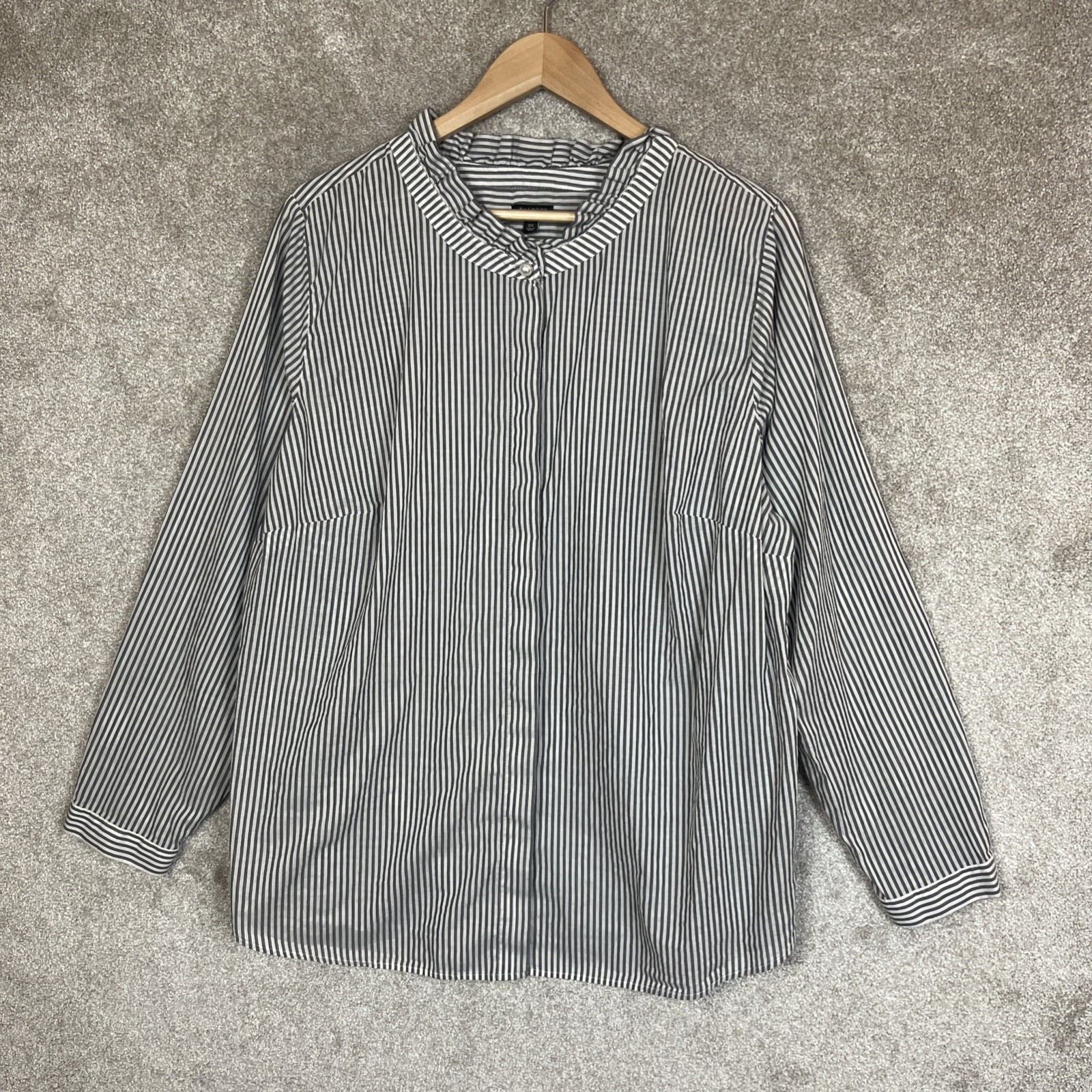 Talbots Blouse Womens 2X Gray Stripe Cotton Button Front Lightweight- 5273 Talbots Blouse Womens 2X Gray Stripe Cotton Button Front Lightweight- 5273
