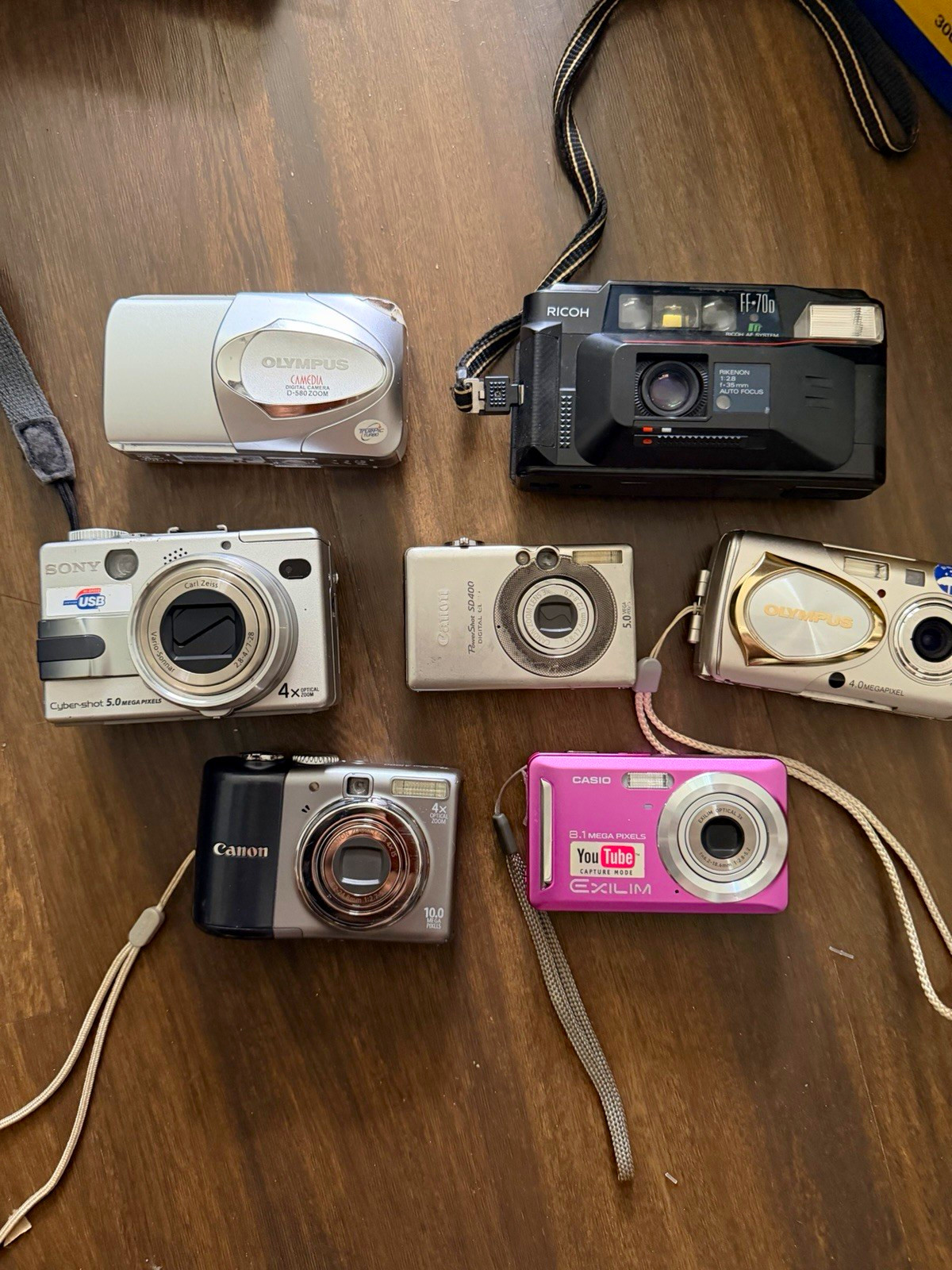 Vintage digital camera lot, canon, Casio, Sony etc, untested. Vintage digital camera lot, canon, Casio, Sony etc, untested.