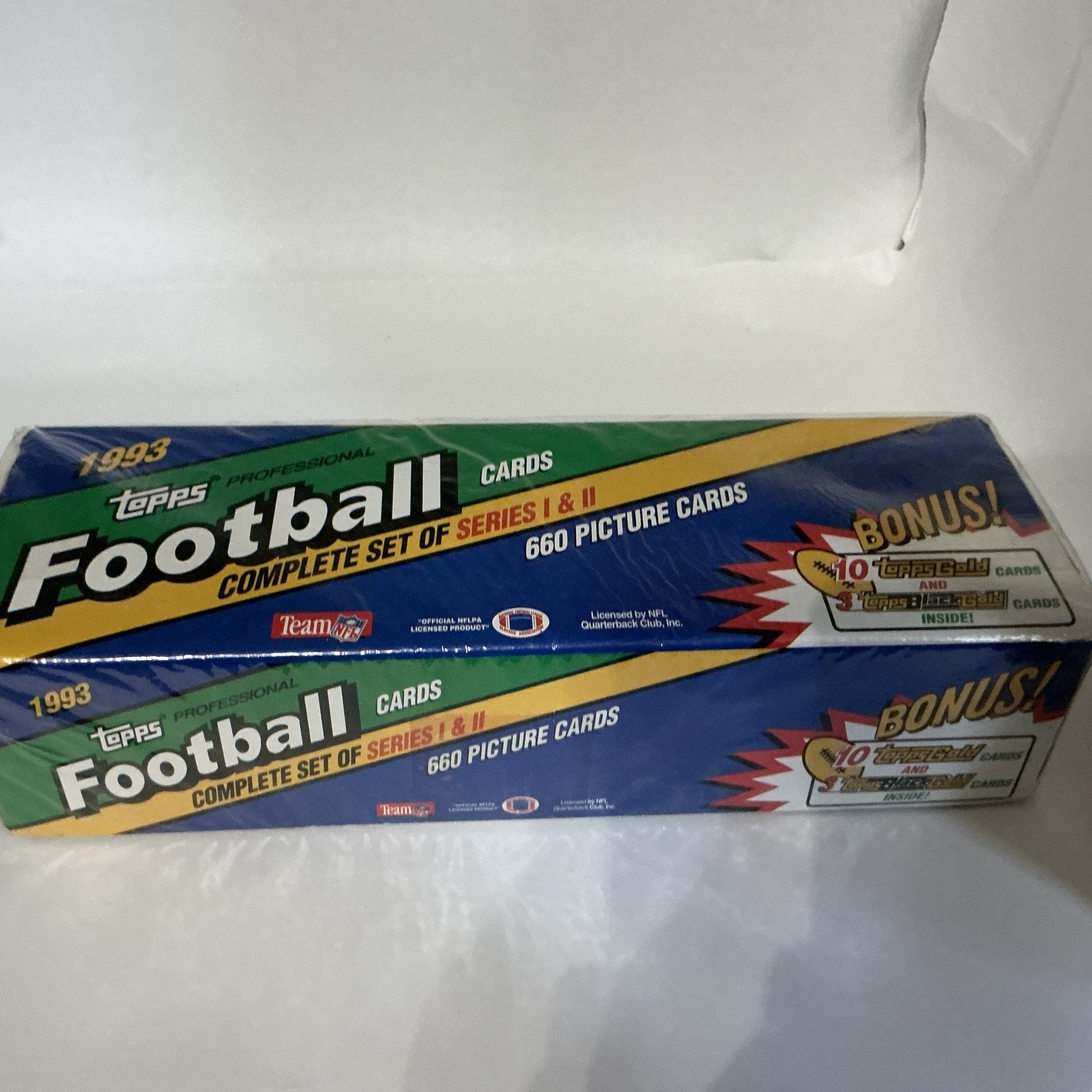 1993 TOPPS FACTORY SEALED FOOTBALL COMPLETE SET (660) & Bonus Gold Cards RARE 1993 TOPPS FACTORY SEALED FOOTBALL COMPLETE SET (660) & Bonus Gold Cards RARE