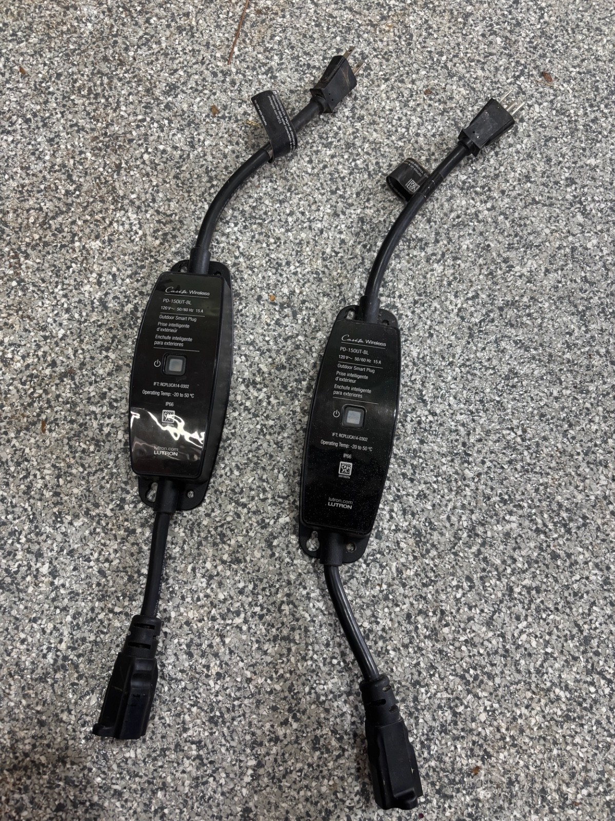 2x Lutrσn PD-15OUT-BL Caseta Outdoor Smart Plug EUC 2x Lutrσn PD-15OUT-BL Caseta Outdoor Smart Plug EUC