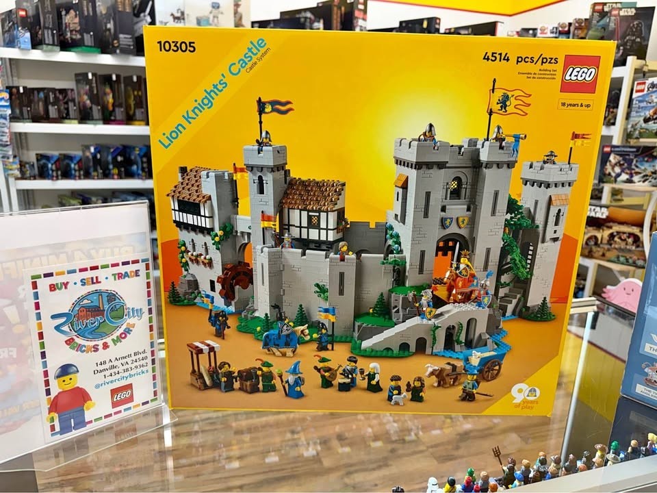 LEGO 10305 Lion Knights\' Castle Brand New Open Box LEGO 10305 Lion Knights\' Castle Brand New Open Box