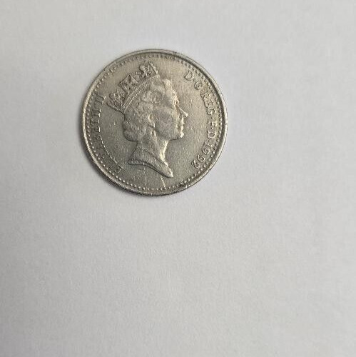 1992 Queen Elisabeth ll British 10 pence coin.   Rare Find