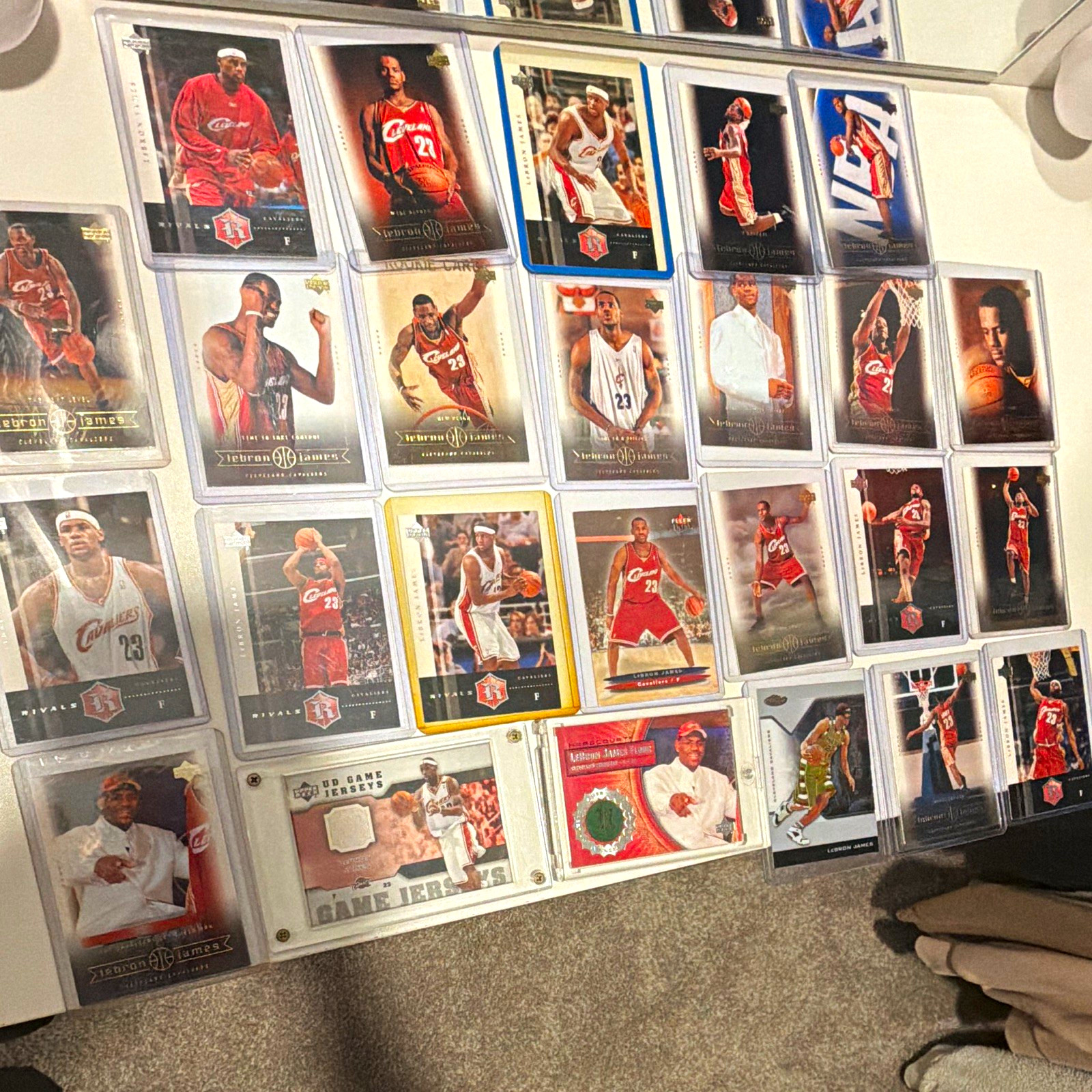 Upper Deck 2003-04 LeBron James Cavaliers 25-Card Lot Game Jerseys Floor Upper Deck 2003-04 LeBron James Cavaliers 25-Card Lot Game Jerseys Floor