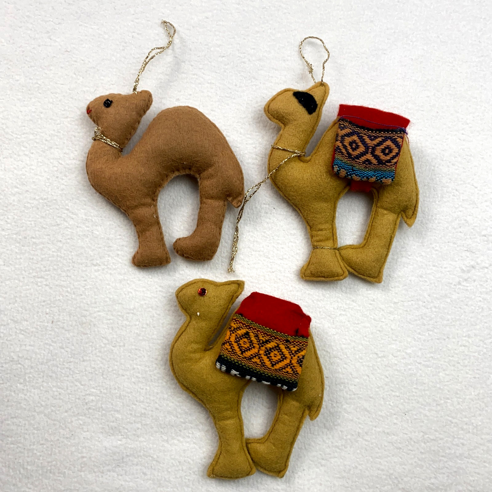 Lot Of 3 VTG Camel Felt Christmas Ornaments 5\