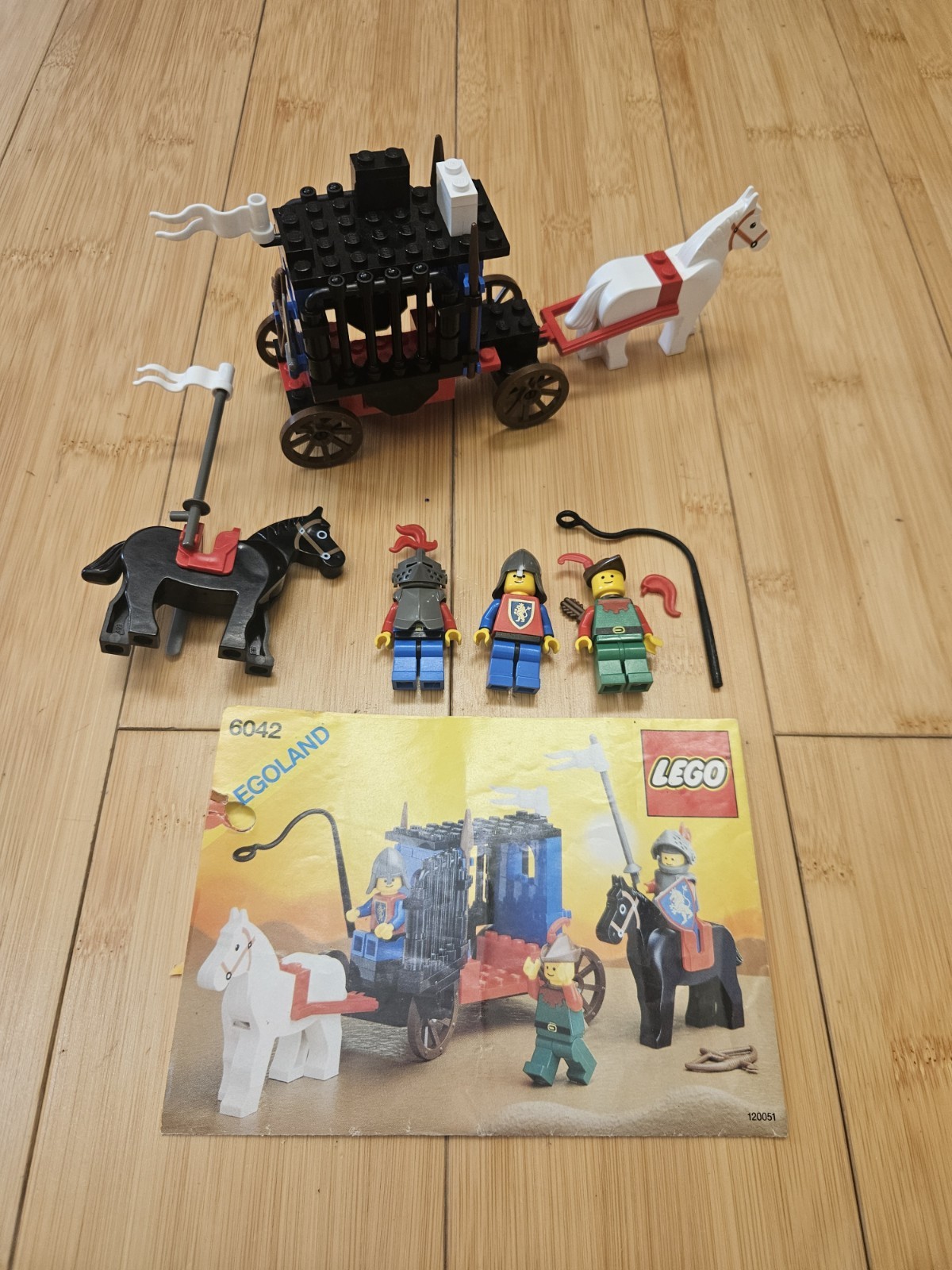 LEGO Castle System 6042:  DUNGEON HUNTERS - 99% Complete - Vintage