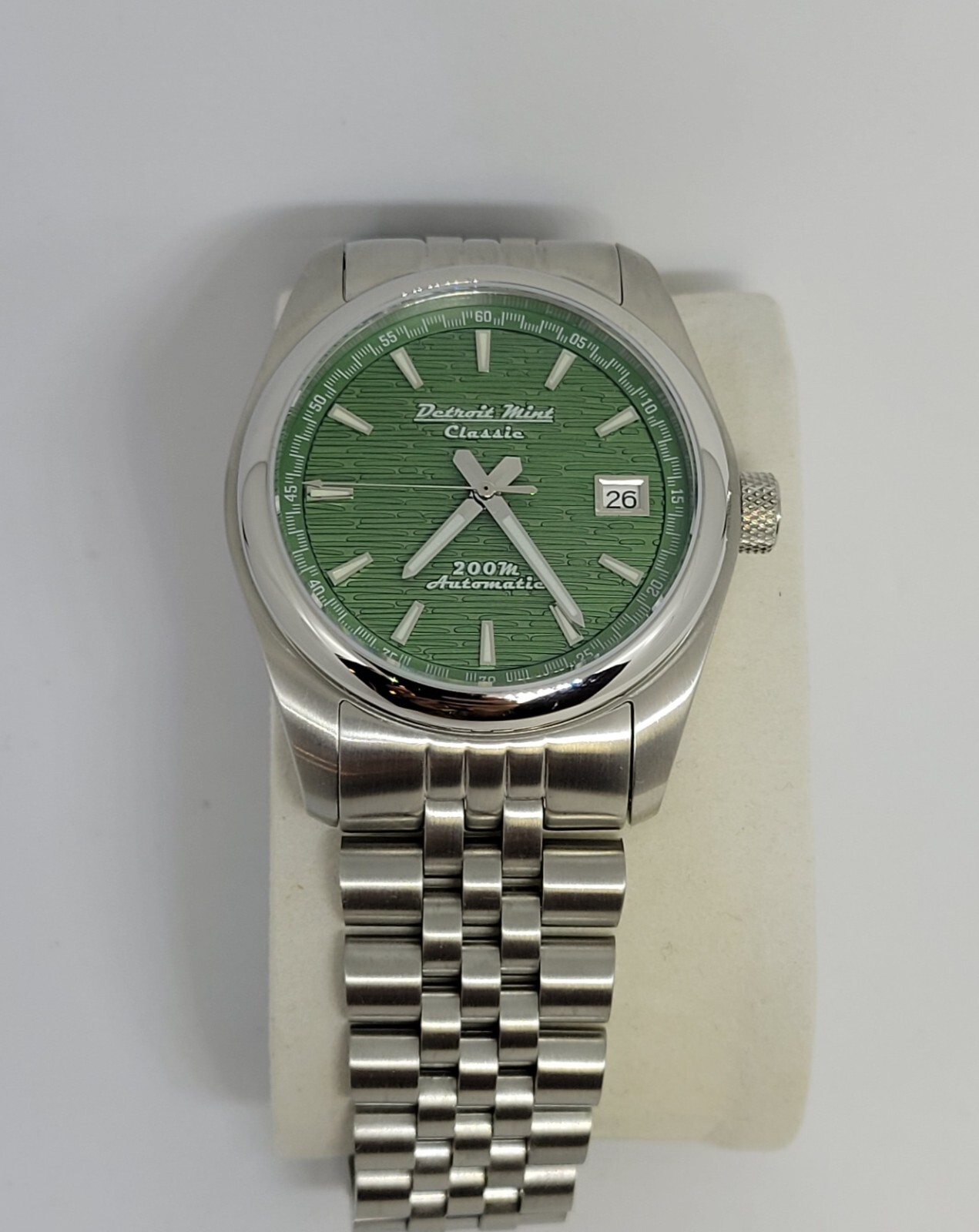 Detroit Mint Classic Automatic Vintage Sports F1 Driving Watch Willow Green