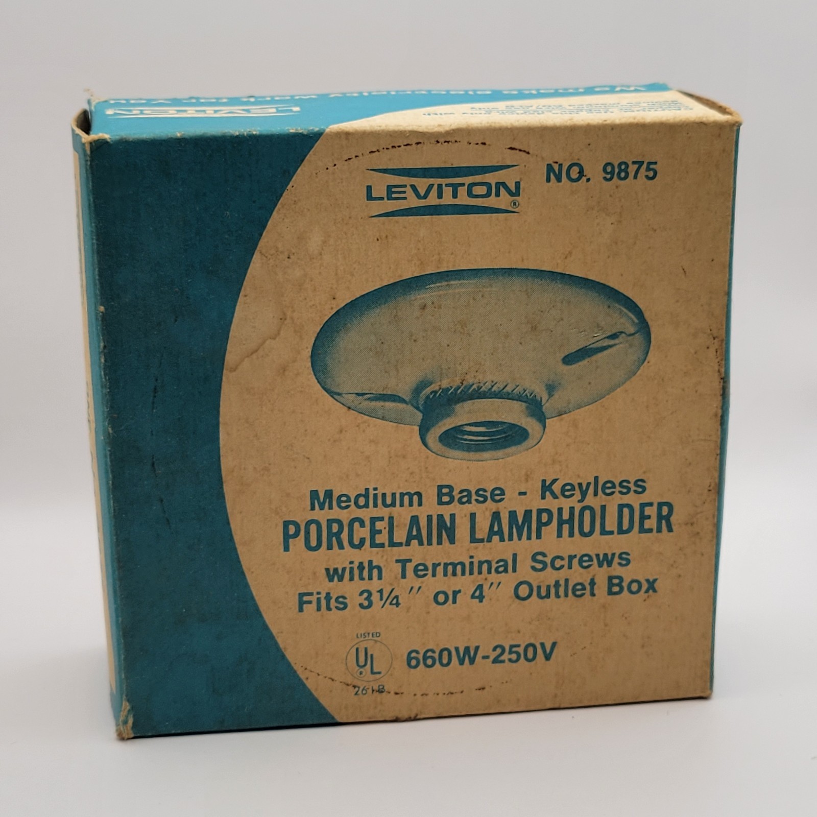 Vintage Leviton 9875 Keyless Porcelain Lampholder 660W 250V NOS Box Vintage Leviton 9875 Keyless Porcelain Lampholder 660W 250V NOS Box