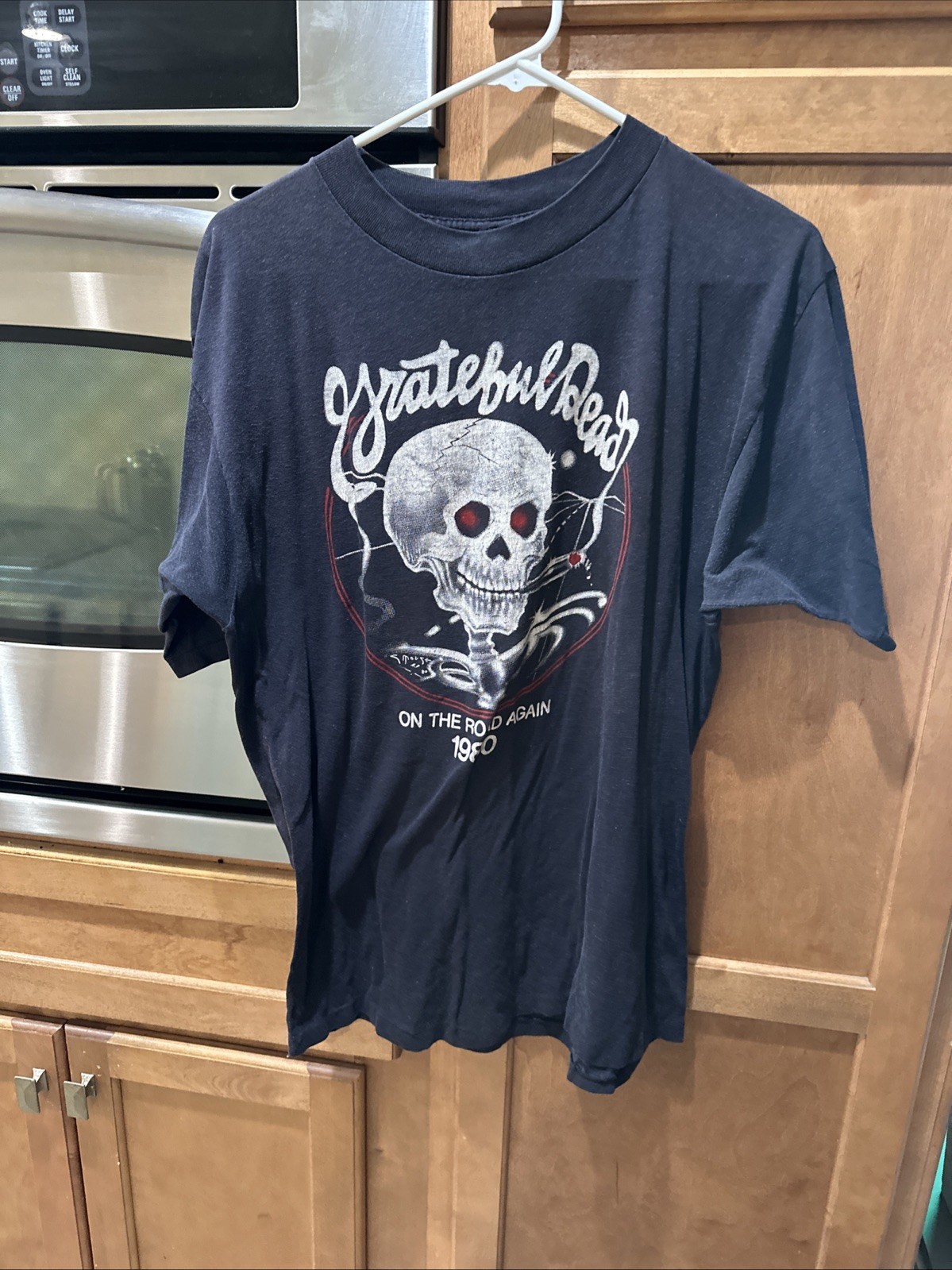 Rare Vintage 1980 Grateful Dead On the road again Bertha smoking T-shirt Sz L Rare Vintage 1980 Grateful Dead On the road again Bertha smoking T-shirt Sz L