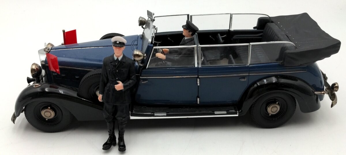 Signature Models 1:18 Diecast 1938 Mercedes Benz 770K Limousine in Navy Blue