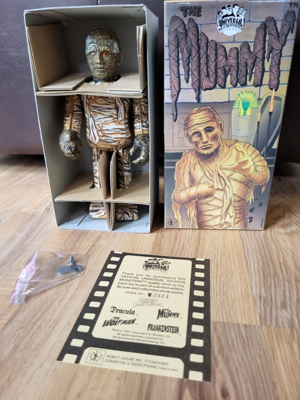 Vintage Universal Studios Monsters Wind-Up Tin Dracula W/Key Vintage Universal Studios Monsters Wind-Up Tin Dracula W/Key