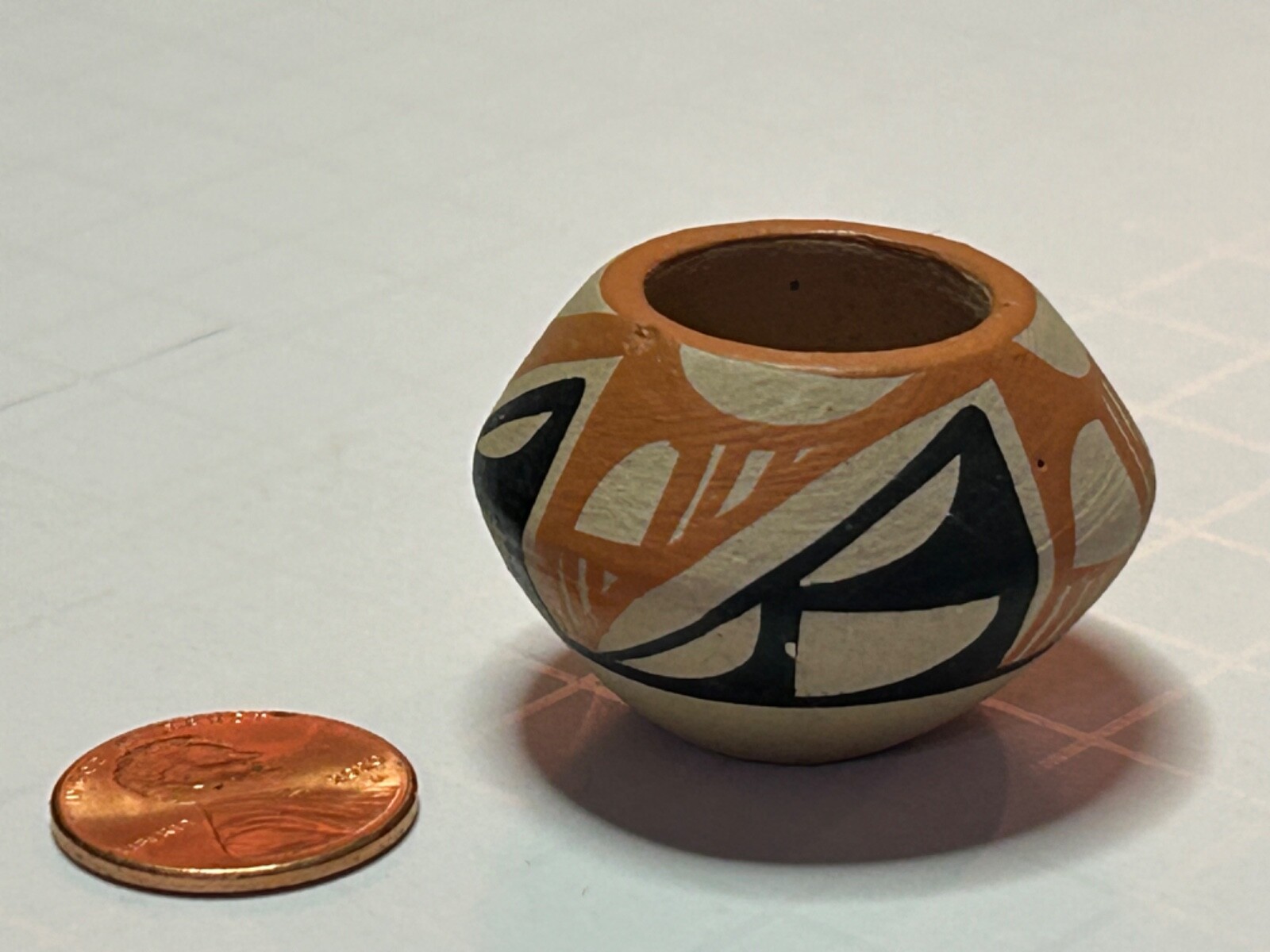 Vtg OOAK Hand Painted Southwest Ceramic Vase Dollhouse Miniature 1:12 Vtg OOAK Hand Painted Southwest Ceramic Vase Dollhouse Miniature 1:12