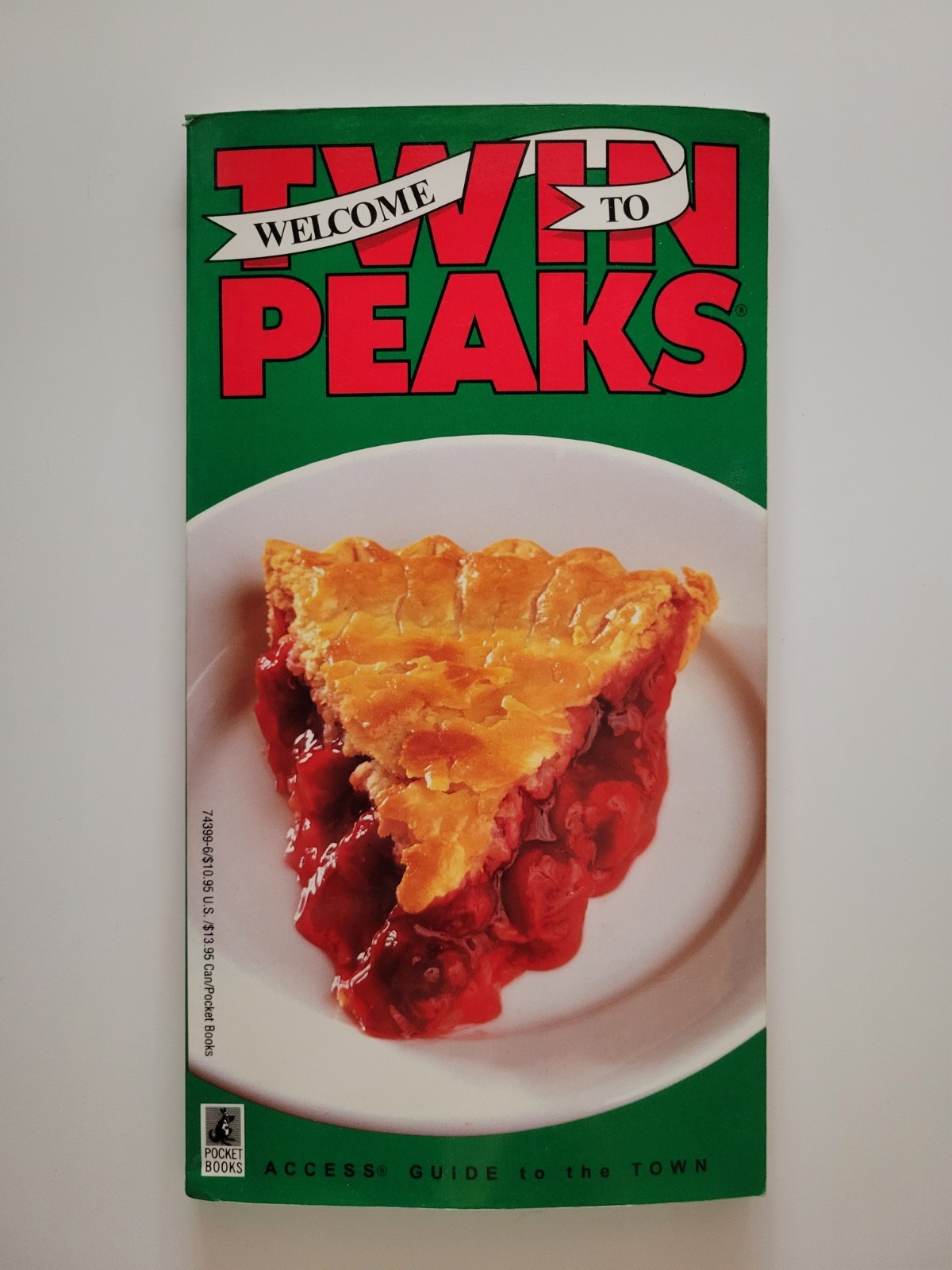 1991 TWIN PEAKS WELCOME TO ACCESS GUIDE TO THE TOWN PAPERBACK DAVID LYNCH FROST