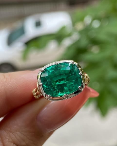 Cushion Cut 4.50 Ct Green Emerald Ring in Solid 14K Yellow Gold Anniversary Gift Cushion Cut 4.50 Ct Green Emerald Ring in Solid 14K Yellow Gold Anniversary Gift