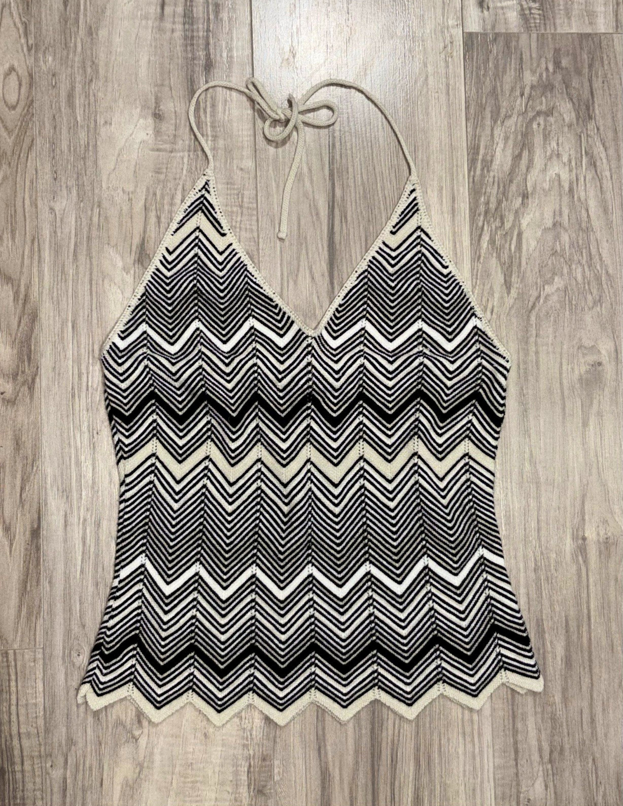 Vintage 2000’s Y2K Black & White Chevron Halter Top S Vintage 2000’s Y2K Black & White Chevron Halter Top S