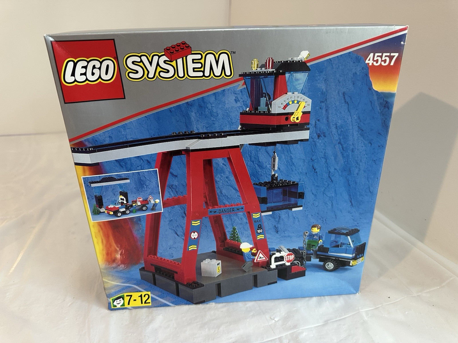 Vintage LEGO 4557 Freight Loading Station Trains Sealed New 1999 215 pcs Rare 9V Vintage LEGO 4557 Freight Loading Station Trains Sealed New 1999 215 pcs Rare 9V