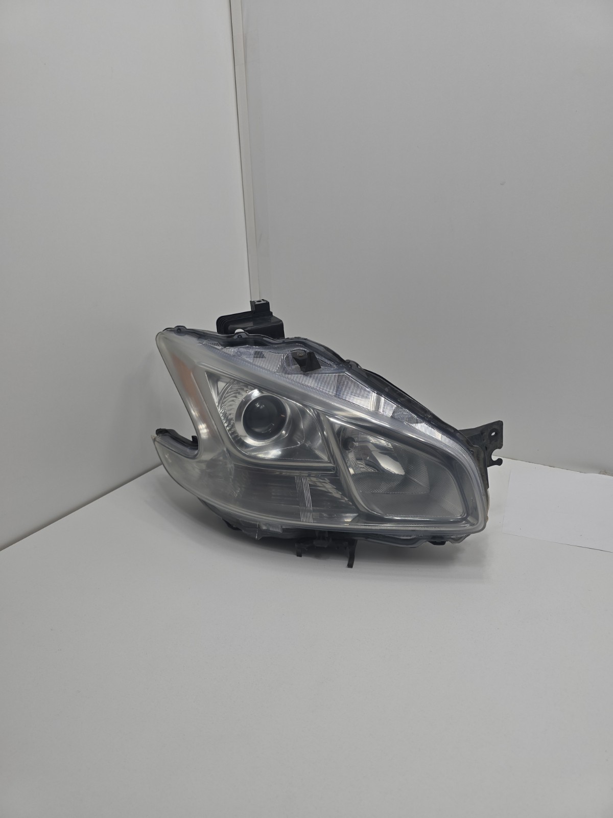 2009-2014 Nissan Maxima Passenger Side Headlight Assembly 2009-2014 Nissan Maxima Passenger Side Headlight Assembly