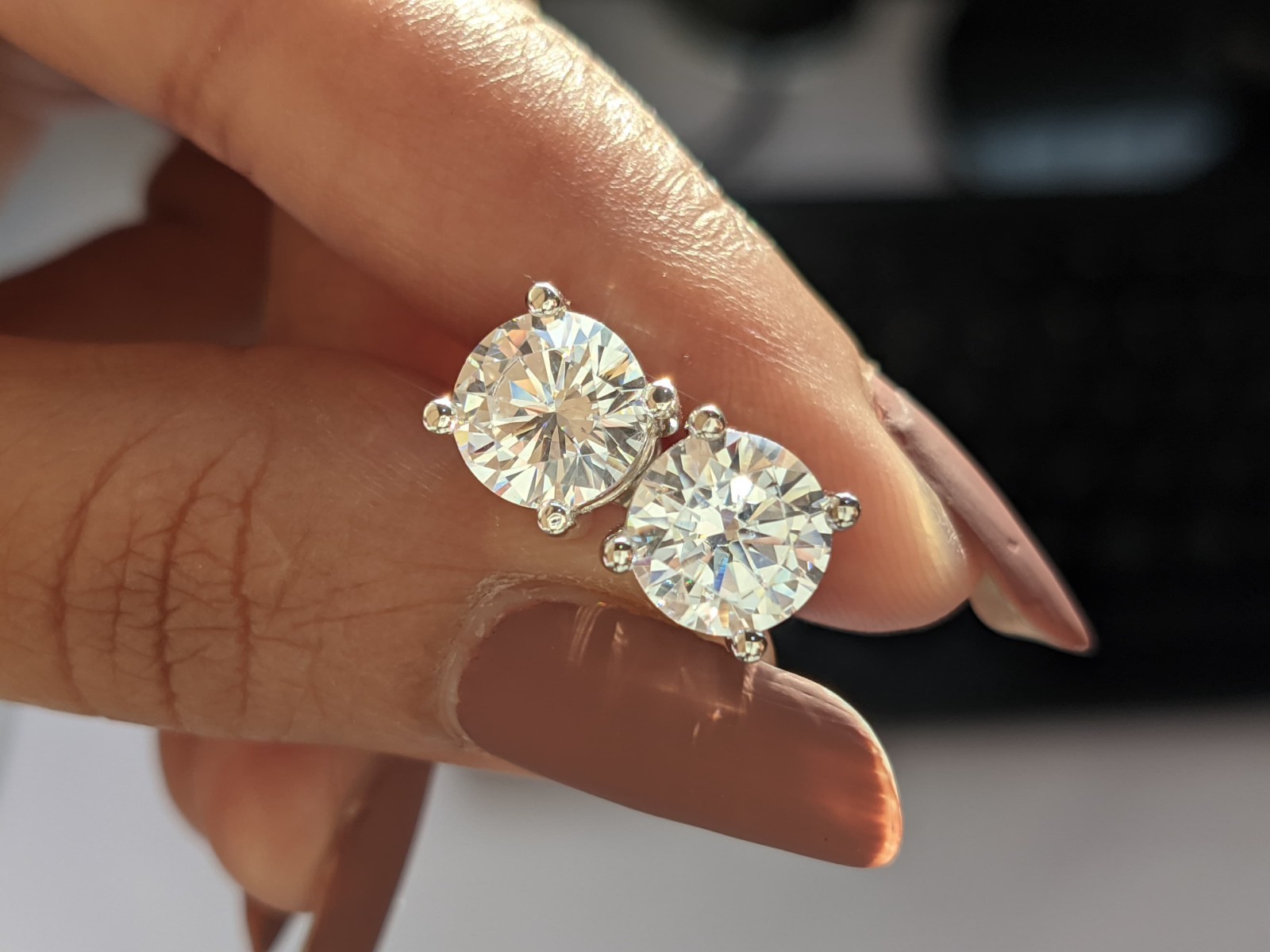 2.00 Ct D VVS2 Round Lab Grown Diamond Studs 14k Gold Yellow IGI Certified 2.00 Ct D VVS2 Round Lab Grown Diamond Studs 14k Gold Yellow IGI Certified
